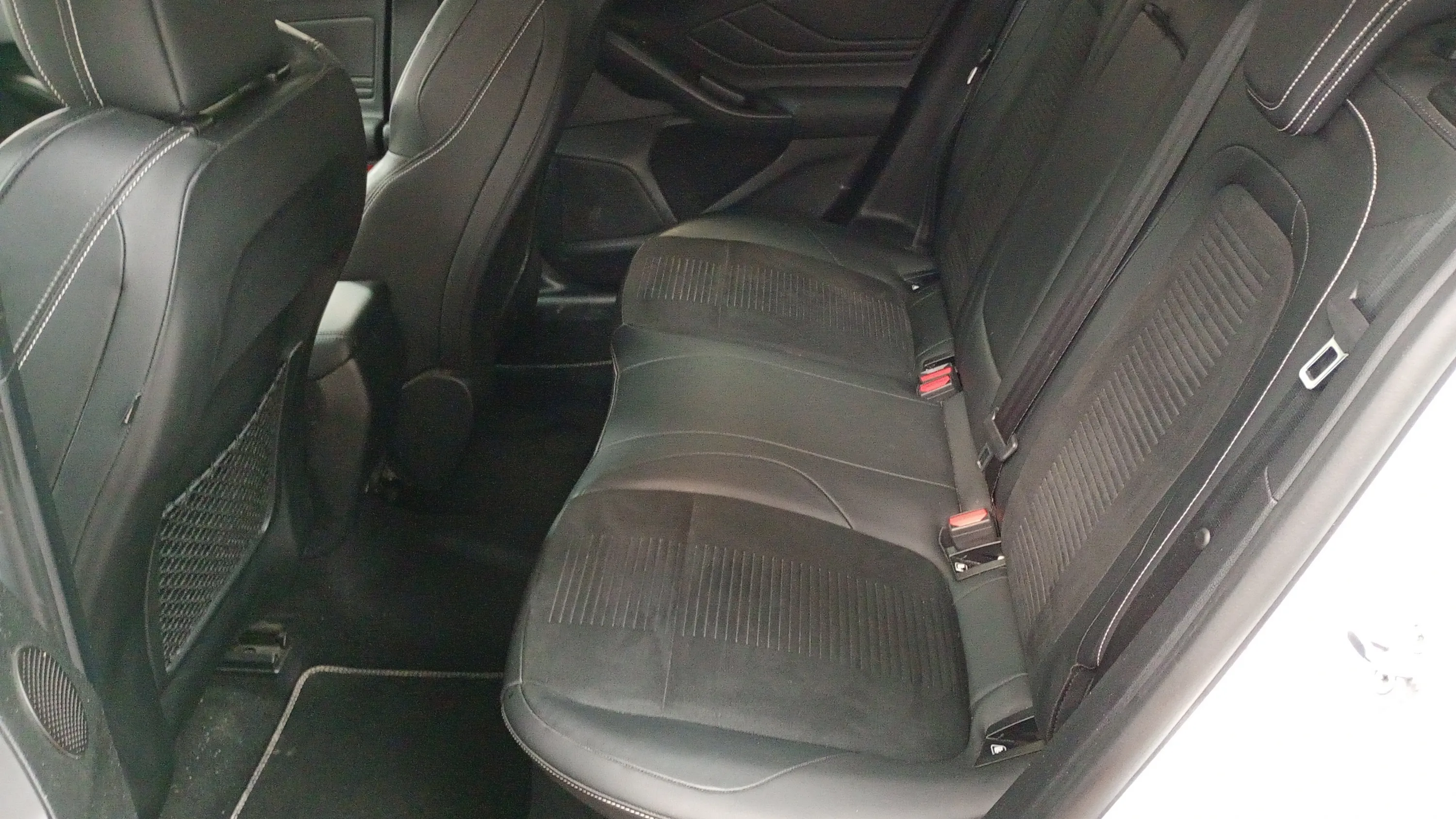 Ford Focus 2.3 EcoBoost ST 3 - foto 22