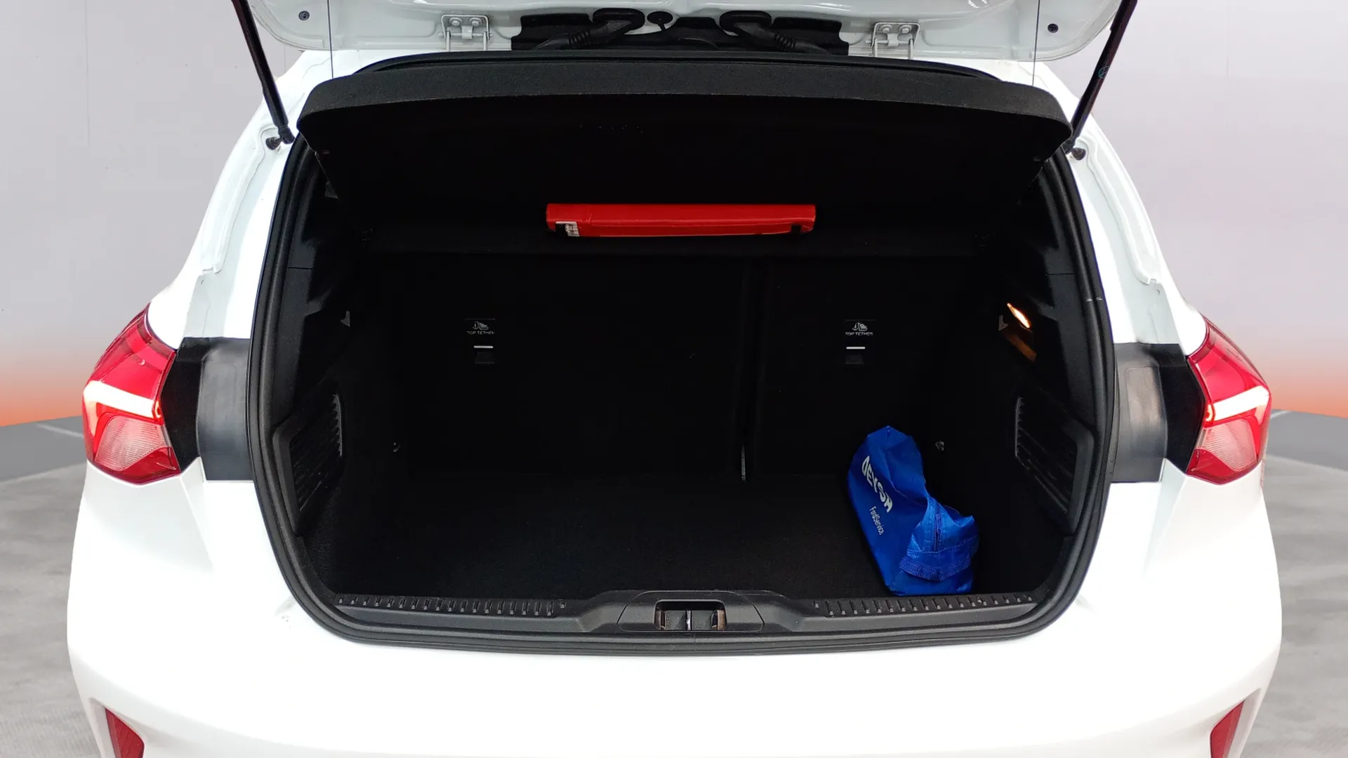 Ford Focus 2.3 EcoBoost ST 3 - foto 23
