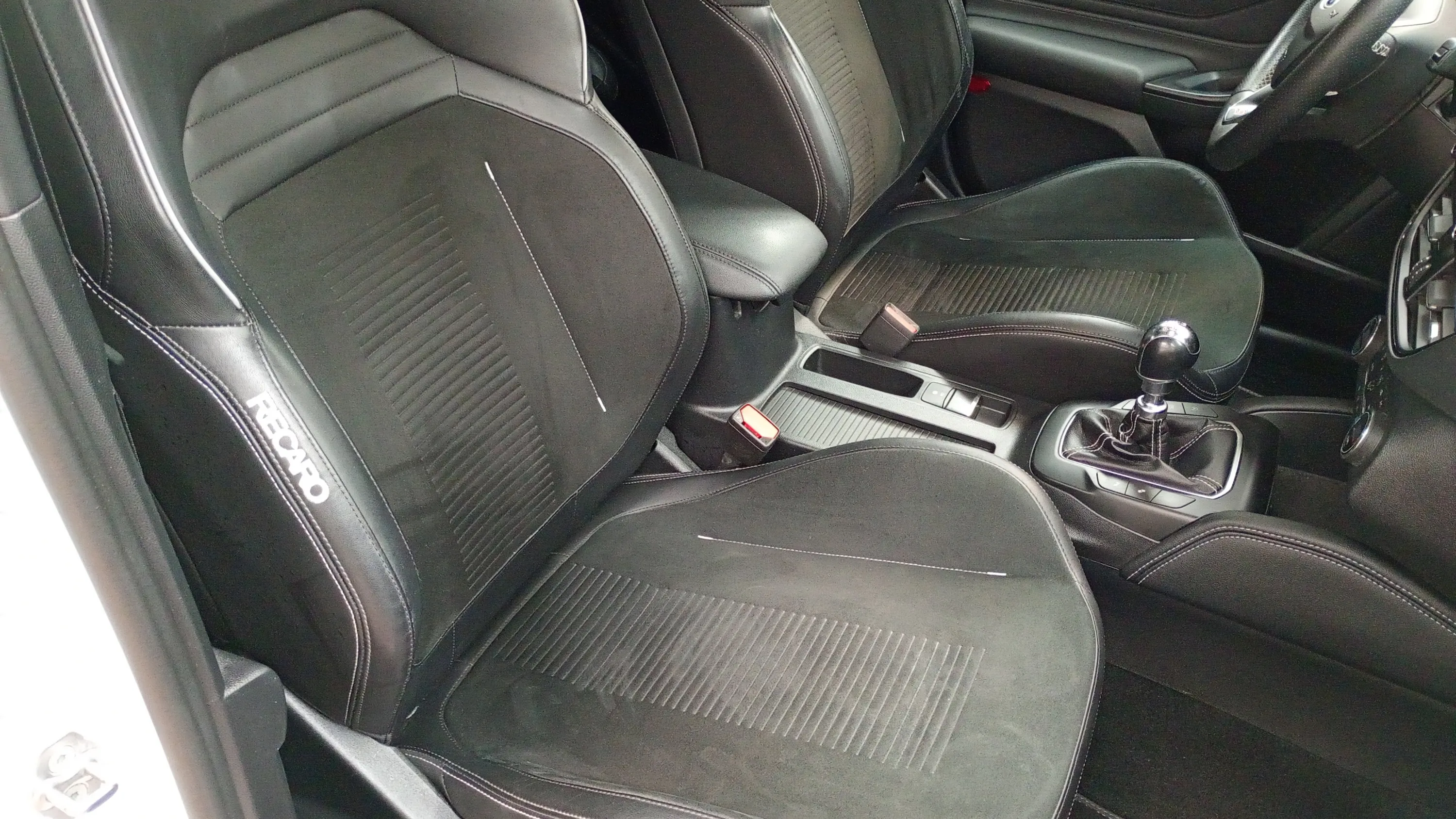 Ford Focus 2.3 EcoBoost ST 3 - foto 20