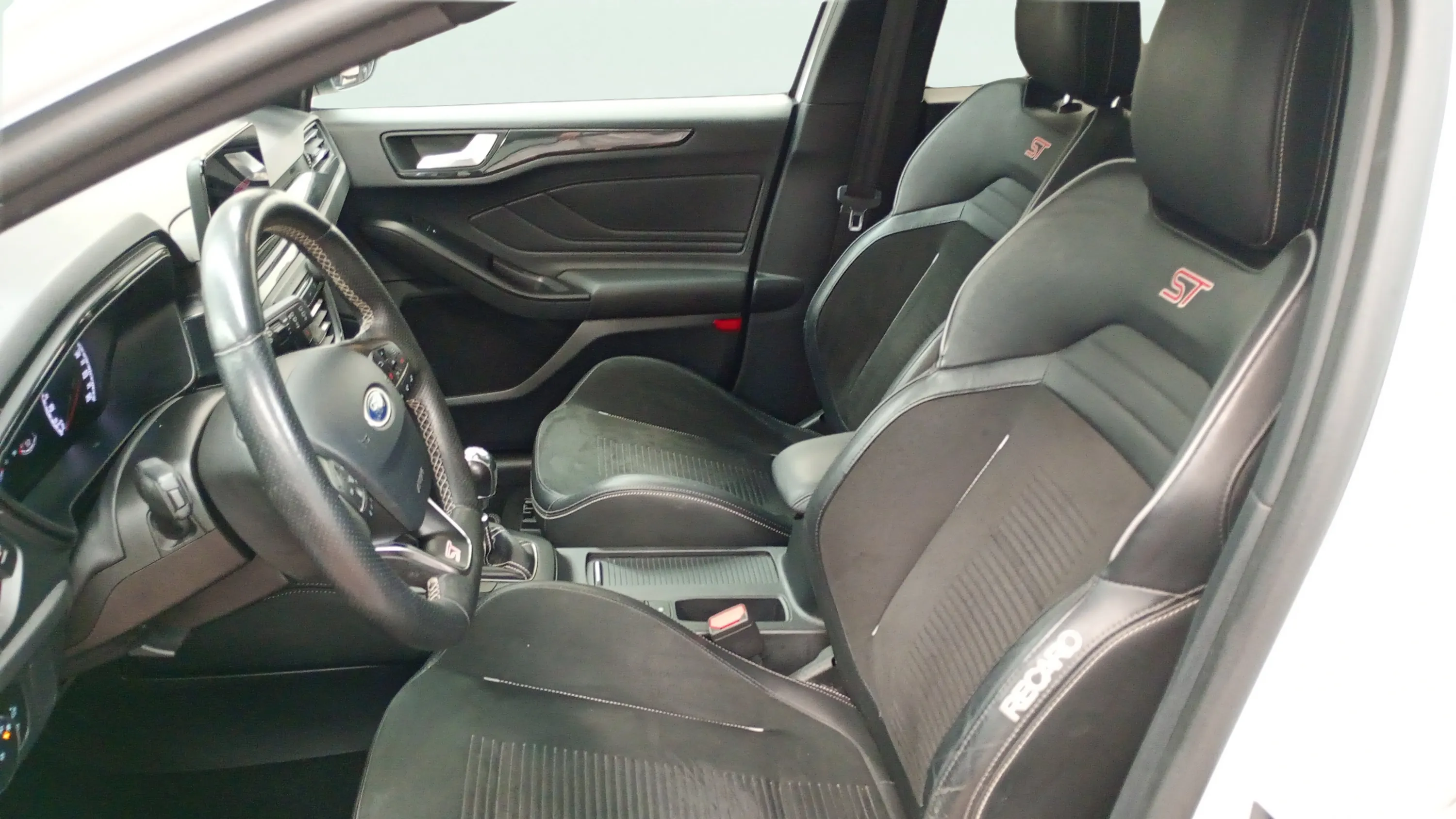 Ford Focus 2.3 EcoBoost ST 3 - foto 18