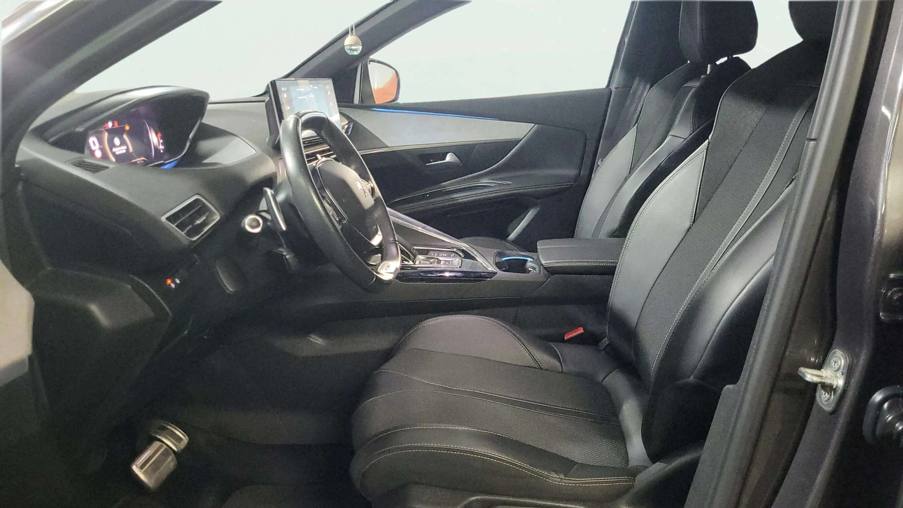 Peugeot 3008 1.5 BlueHDi GT EAT8 - foto 6