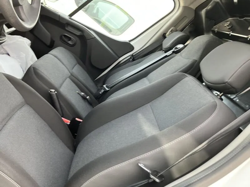 Nissan NV400 2.3dCi Comfort - foto 37