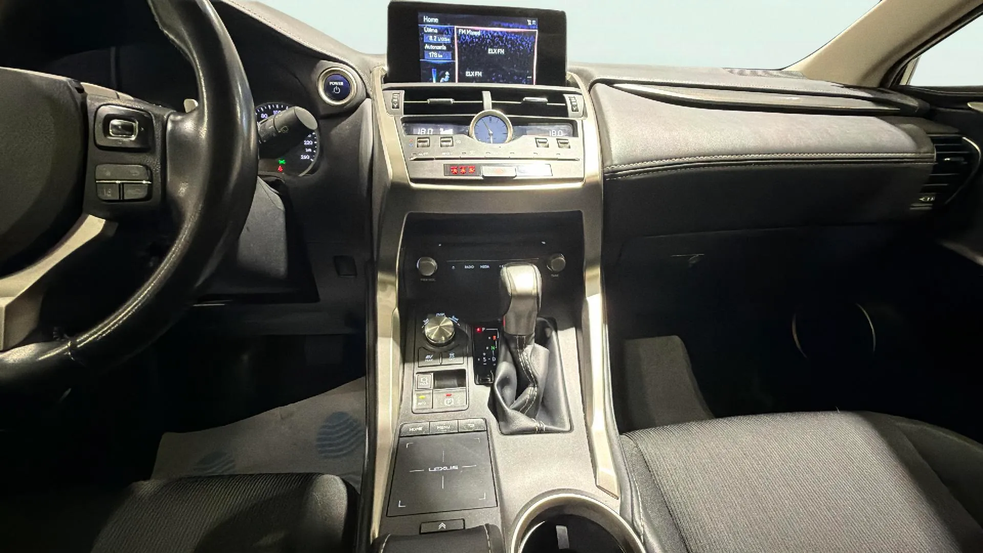 Lexus NX 2.5 300h Business 2WD - foto 12