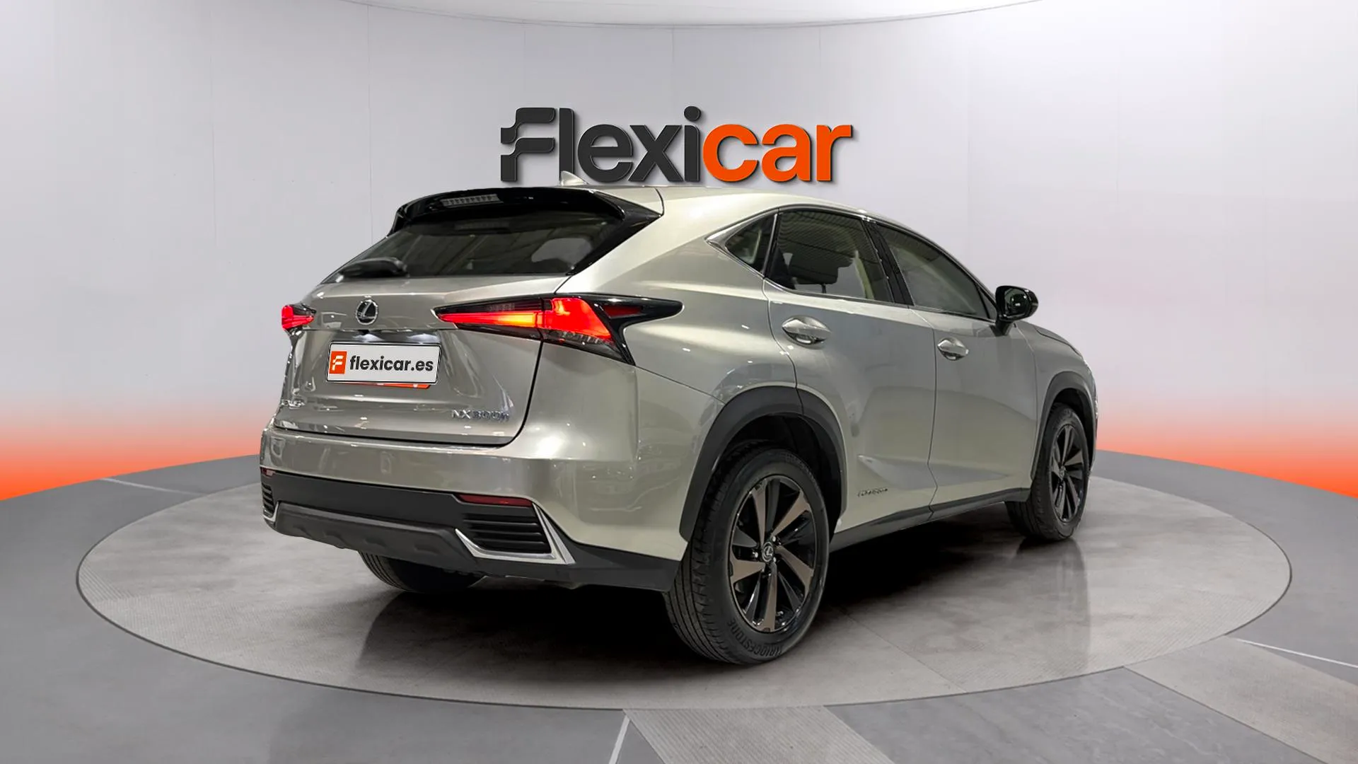 Lexus NX 2.5 300h Business 2WD - foto 7