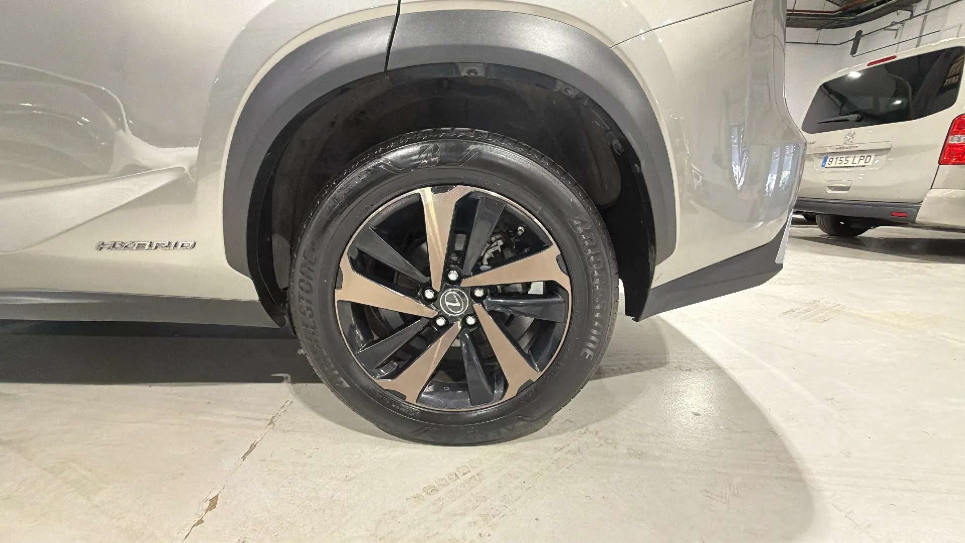 Lexus NX 2.5 300h Business 2WD - foto 19