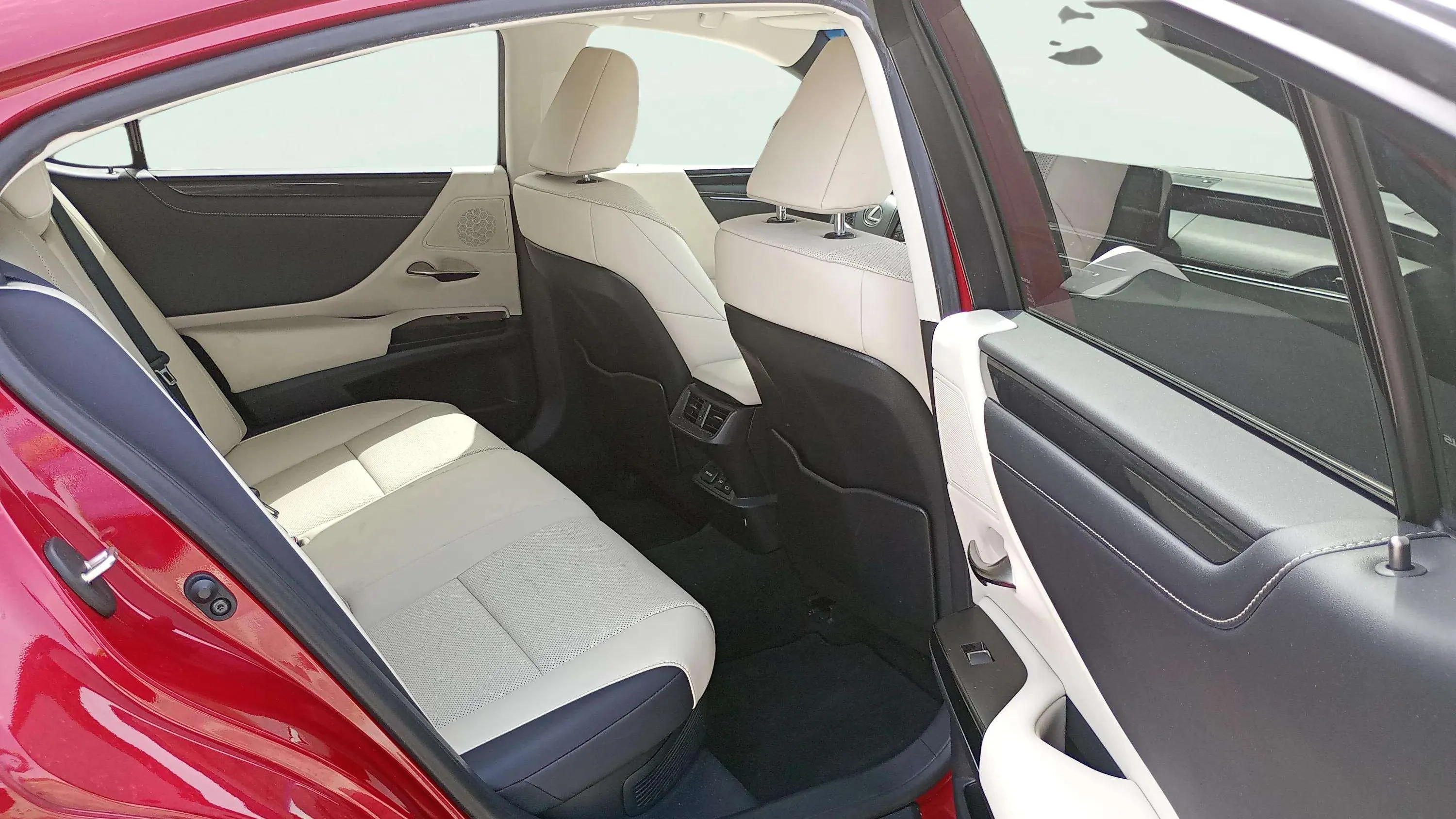 Lexus ES 2.5 300h Premium - foto 15