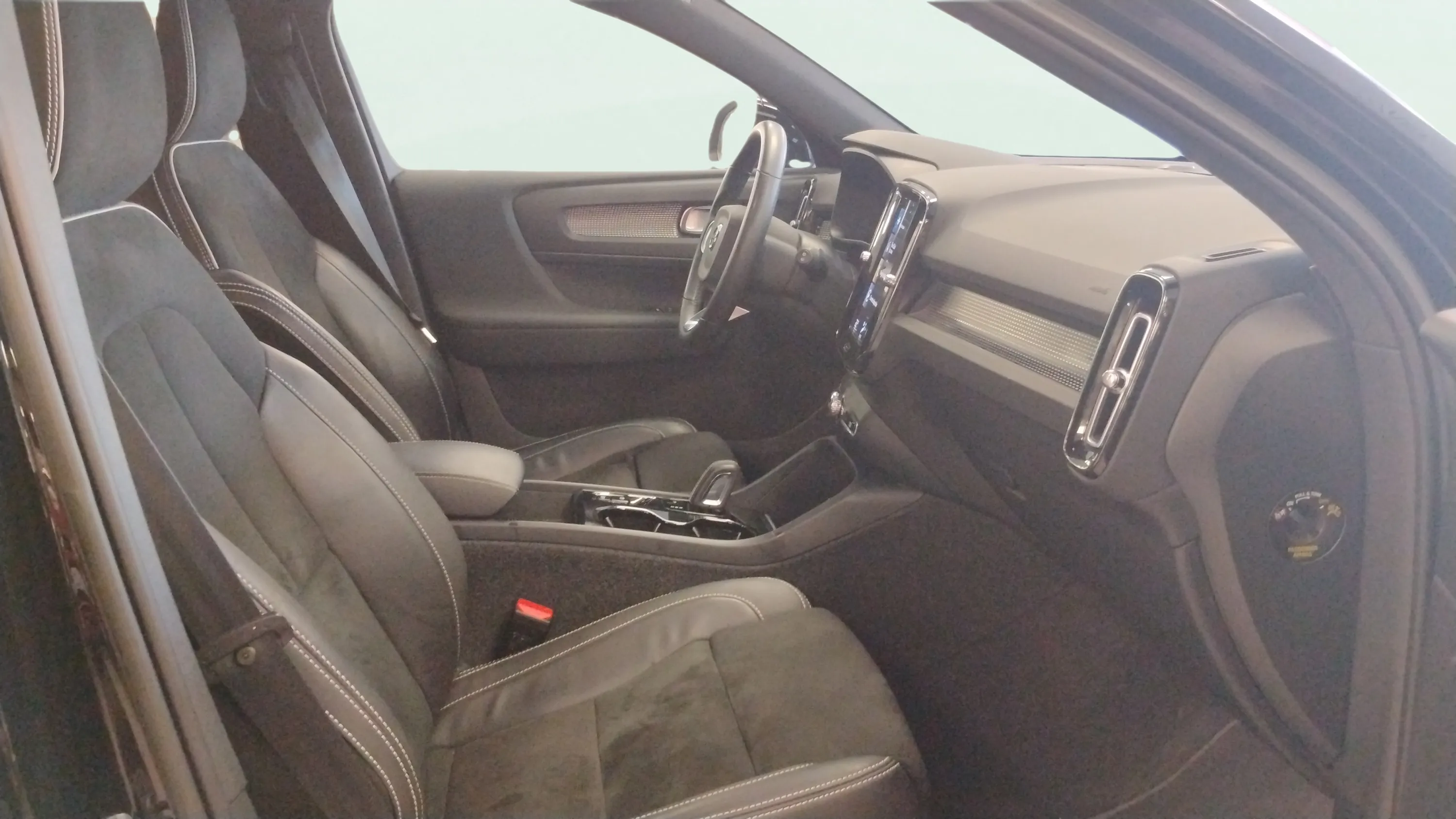 Volvo XC40 1.5 T4 Twin Recharge R-Design - foto 16