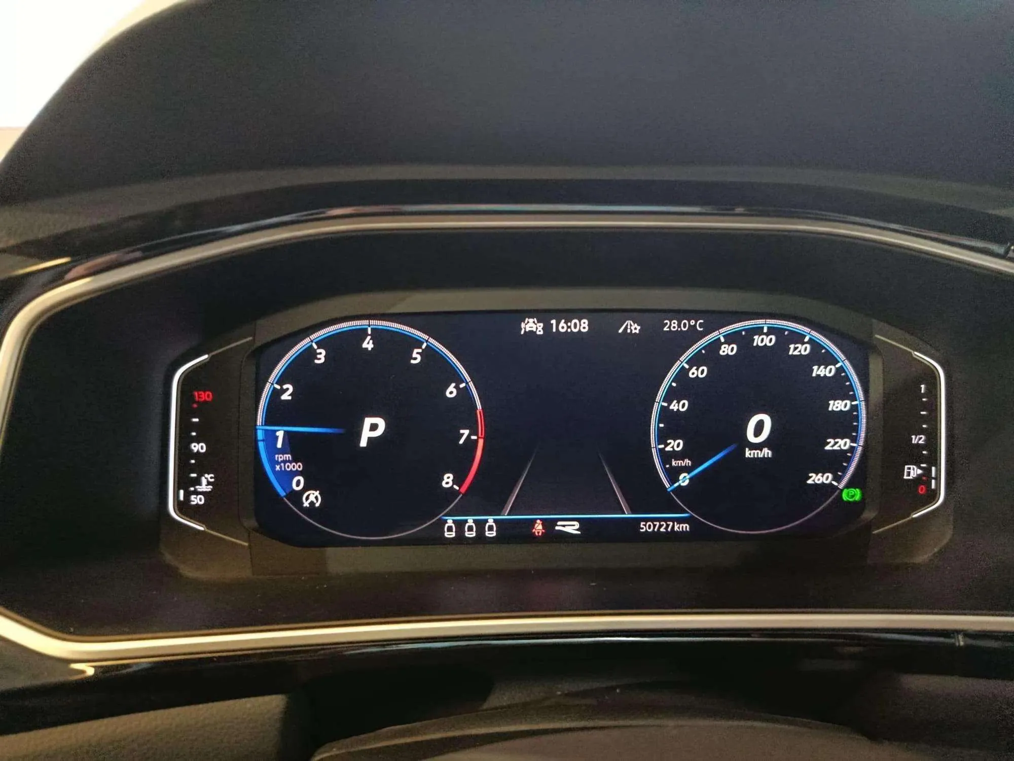 Volkswagen T-Roc R-Line 1.5 TSI DSG - foto 21