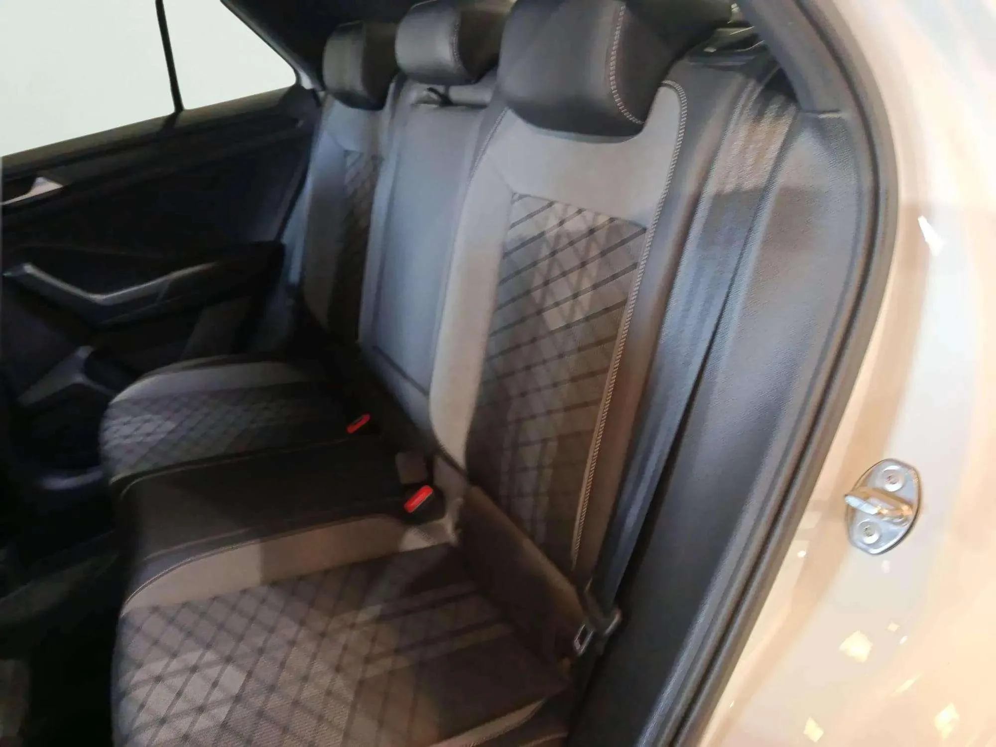 Volkswagen T-Roc R-Line 1.5 TSI DSG - foto 20