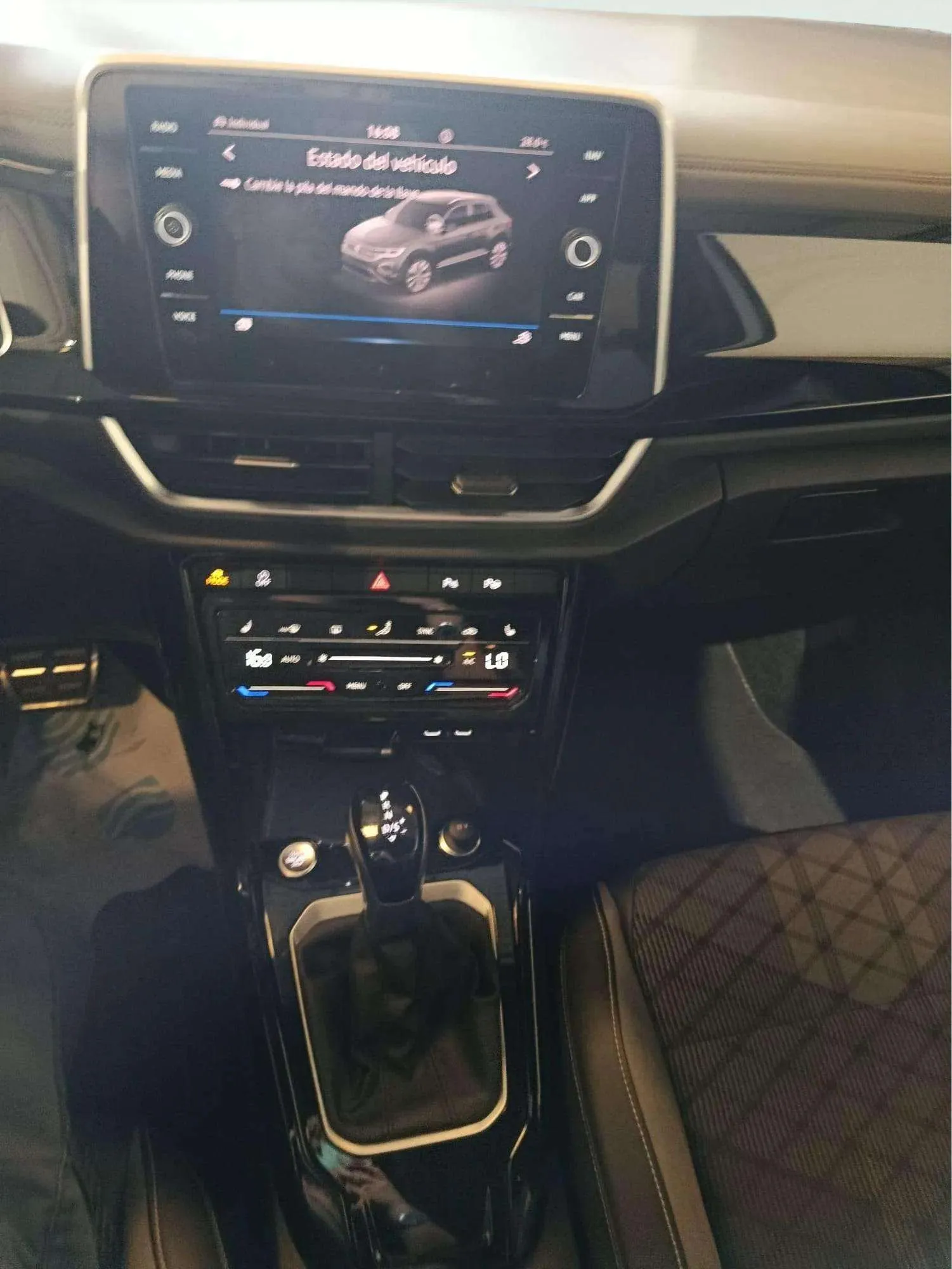 Volkswagen T-Roc R-Line 1.5 TSI DSG - foto 10