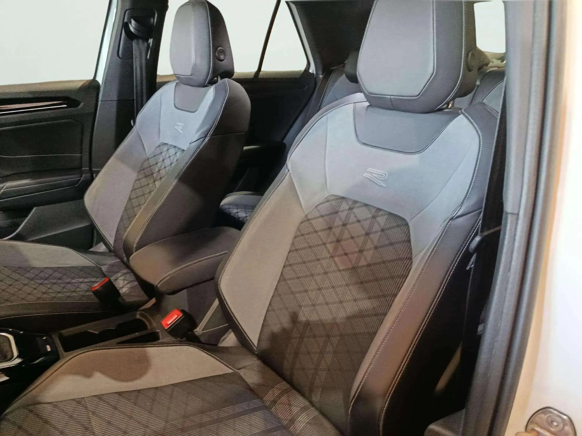 Volkswagen T-Roc R-Line 1.5 TSI DSG - foto 13