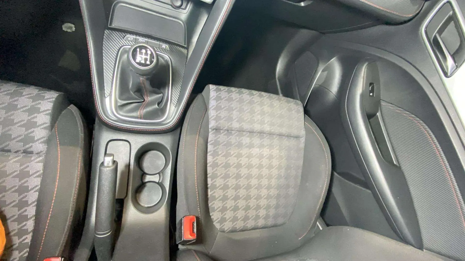 MG ZS 1.5 Comfort - foto 29