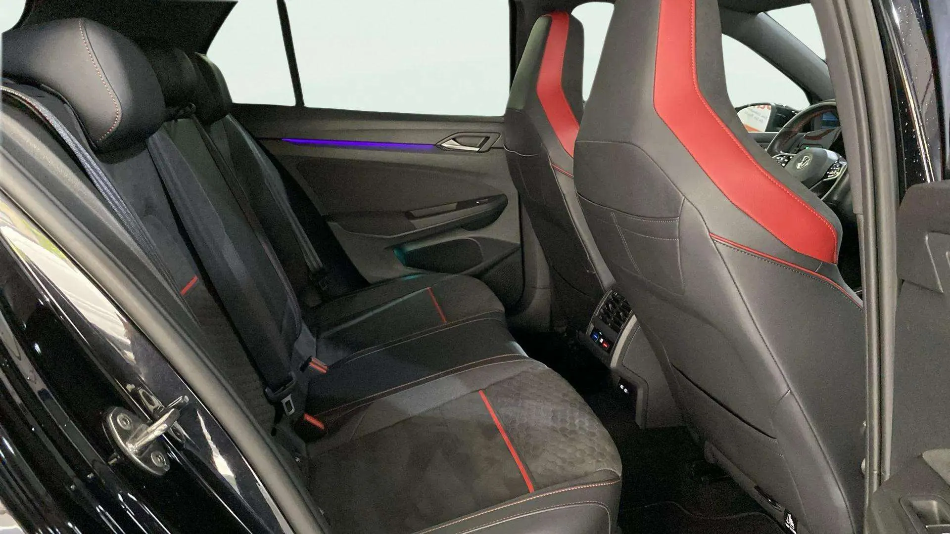 Volkswagen Golf GTI Clubsport 2.0 TSI DSG - foto 10