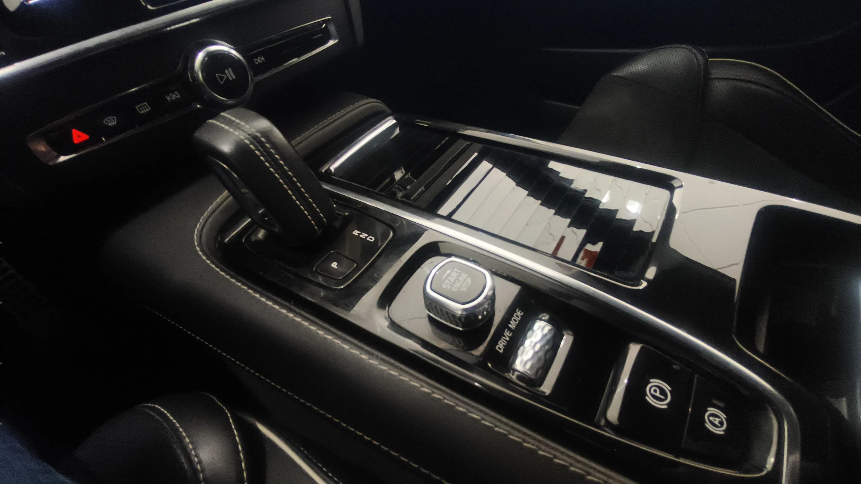 Volvo S90 2.0 T8 Twin AWD Business Plus - foto 16