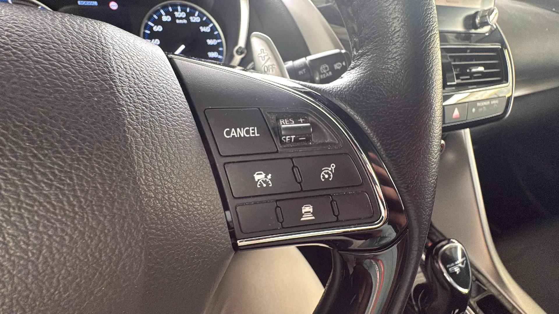 Mitsubishi Eclipse Cross 2.4 PHEV Motion 4WD - foto 16