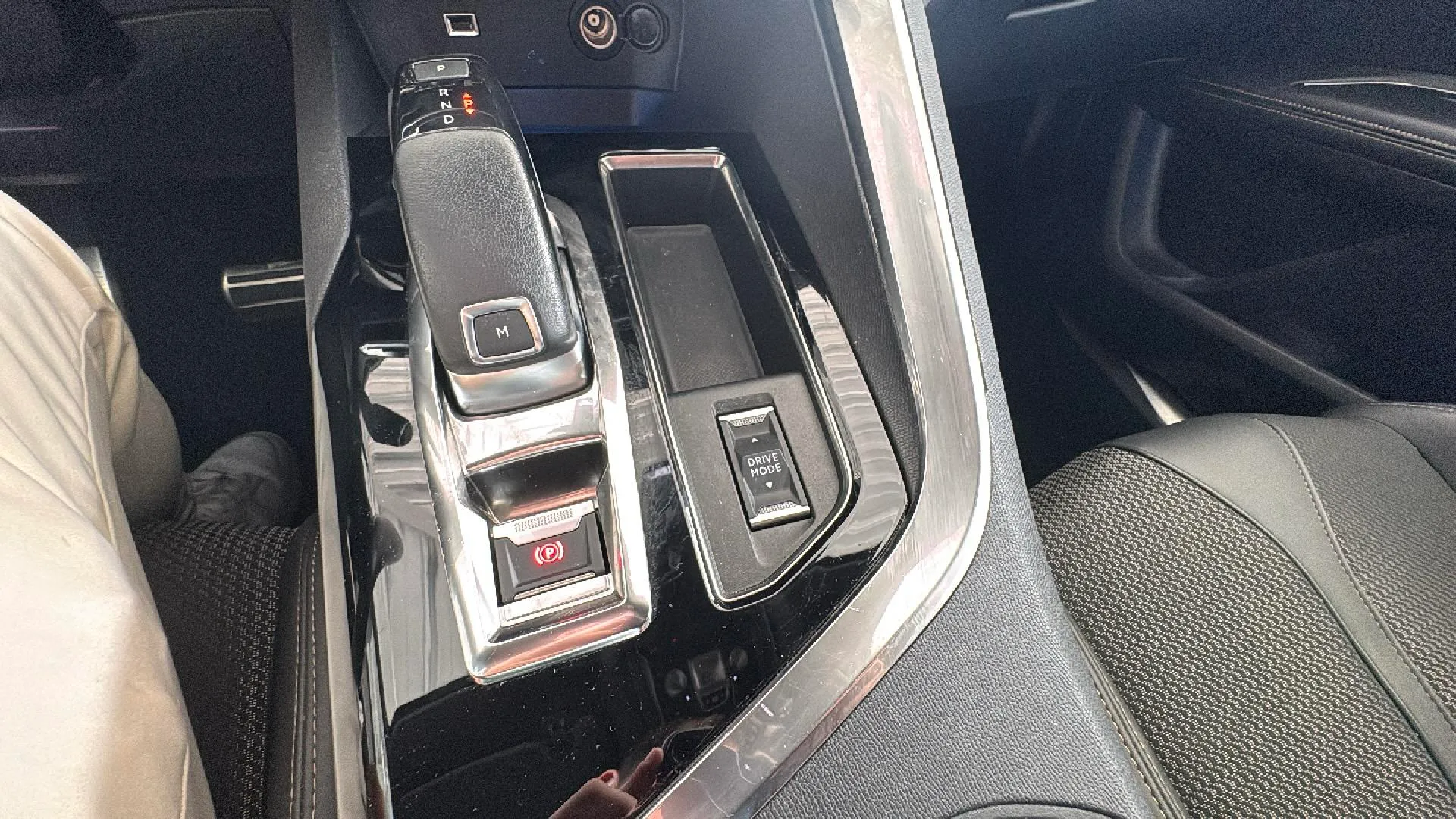 Peugeot 5008 1.2 PureTech GT EAT8 - foto 21