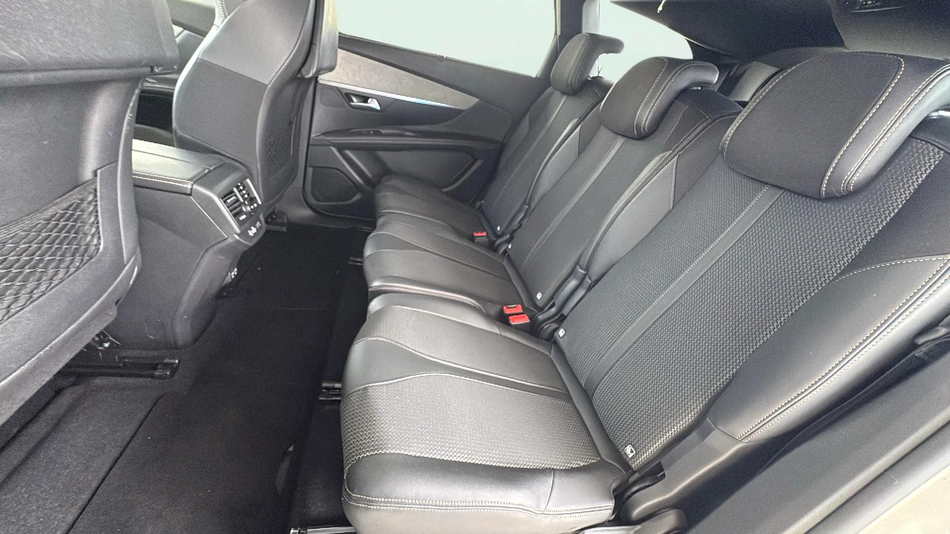 Peugeot 5008 1.2 PureTech GT EAT8 - foto 23