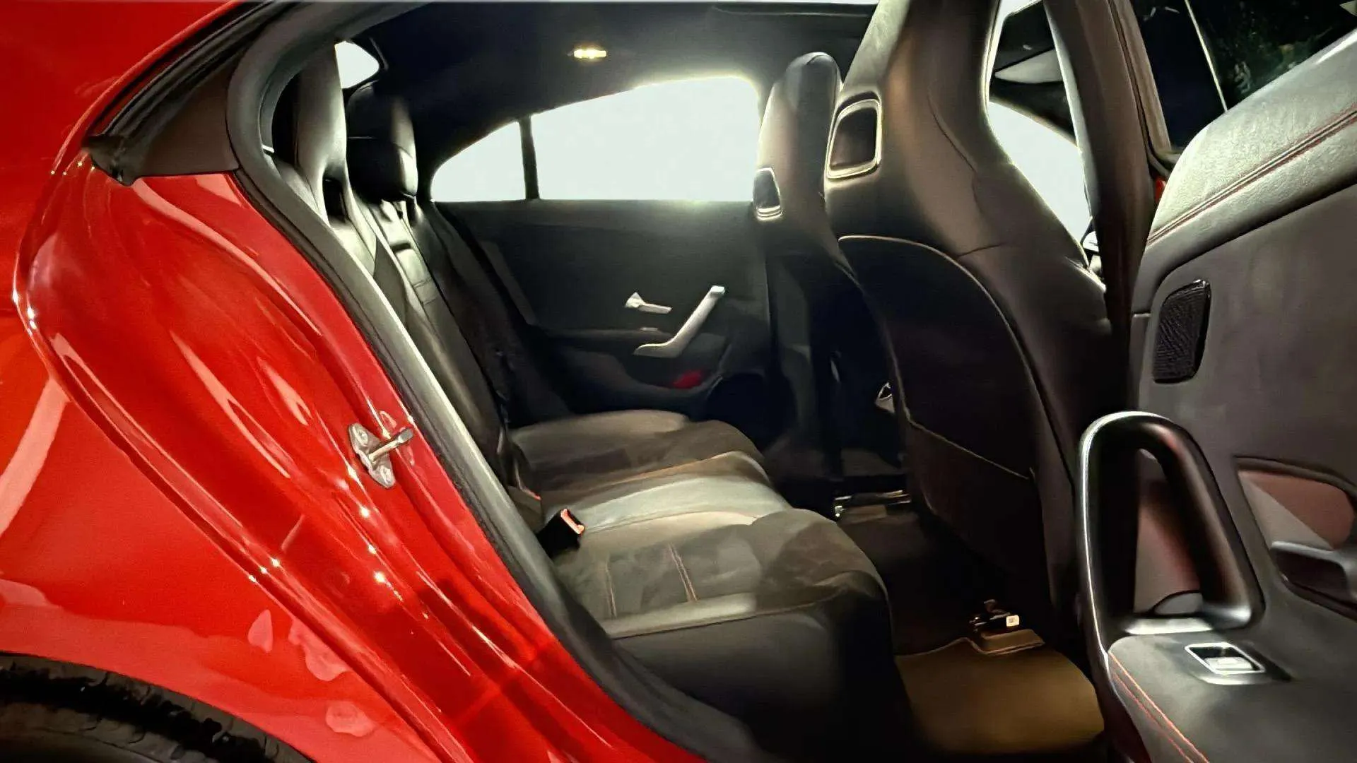 Mercedes-Benz CLA 200 - foto 26