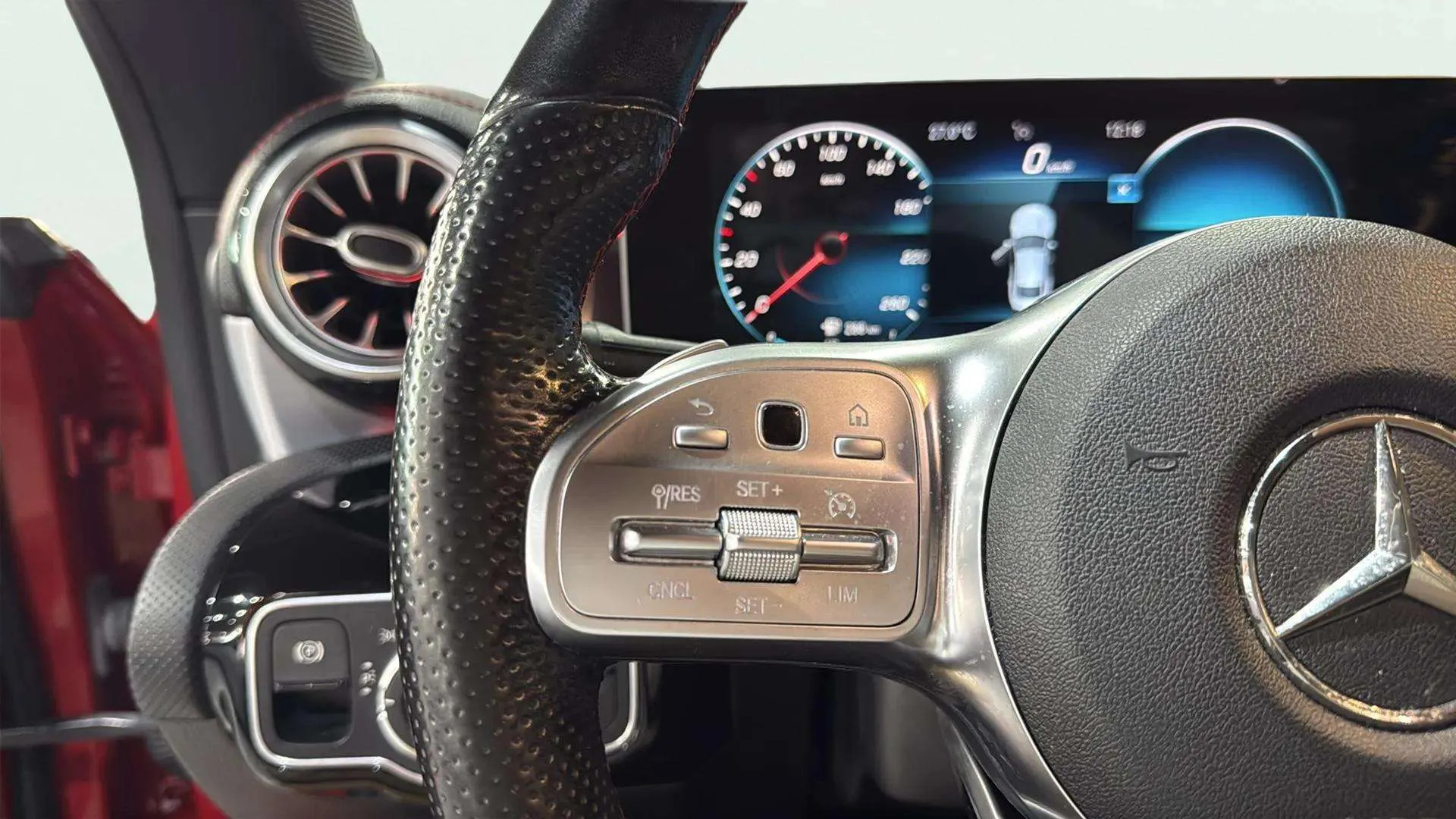 Mercedes-Benz CLA 200 - foto 23