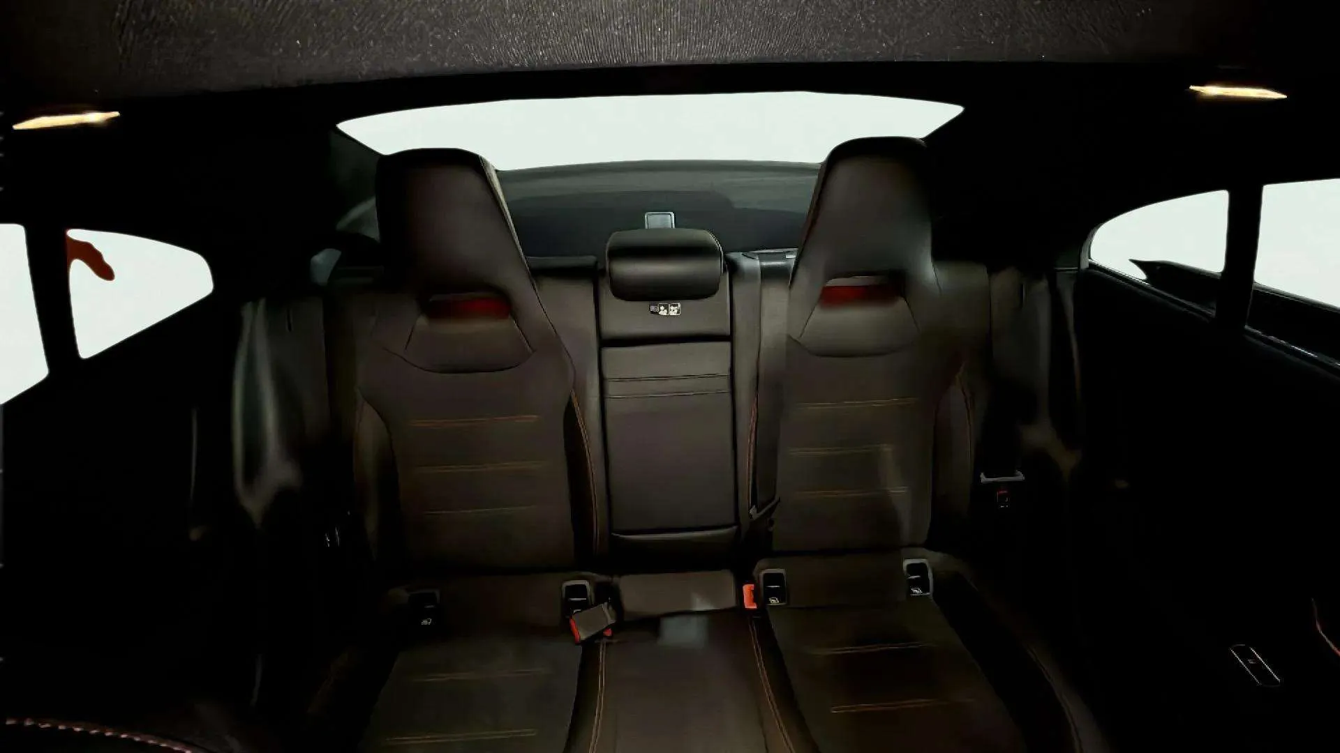 Mercedes-Benz CLA 200 - foto 16