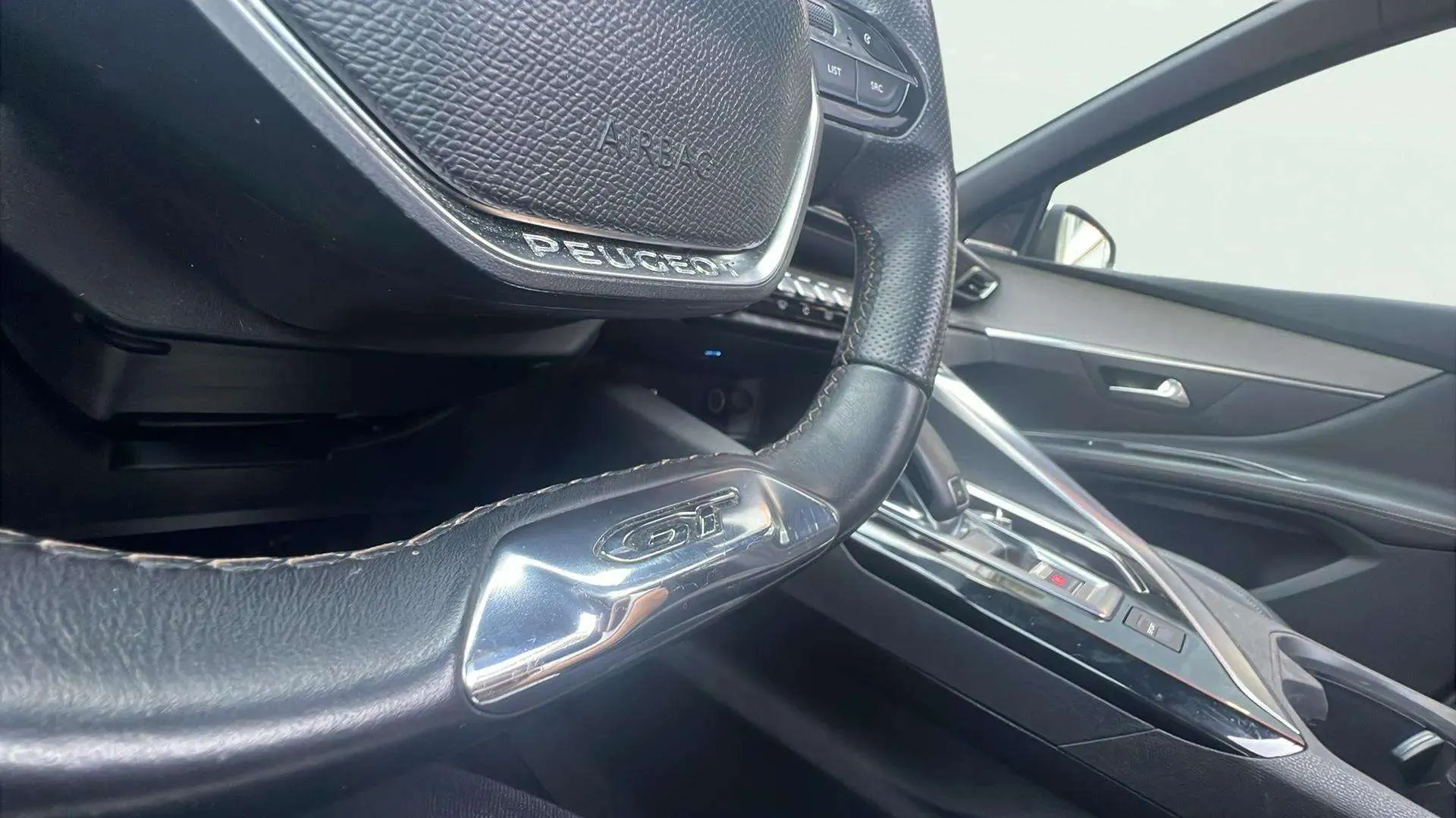 Peugeot 3008 2.0BLUEHDI GT - foto 24