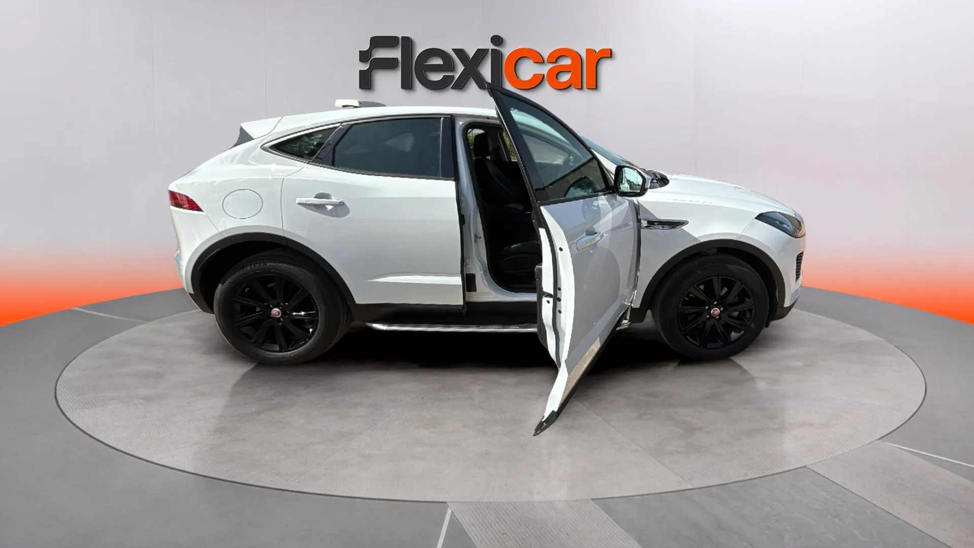 Jaguar E-Pace 2.0D 4WD - foto 12