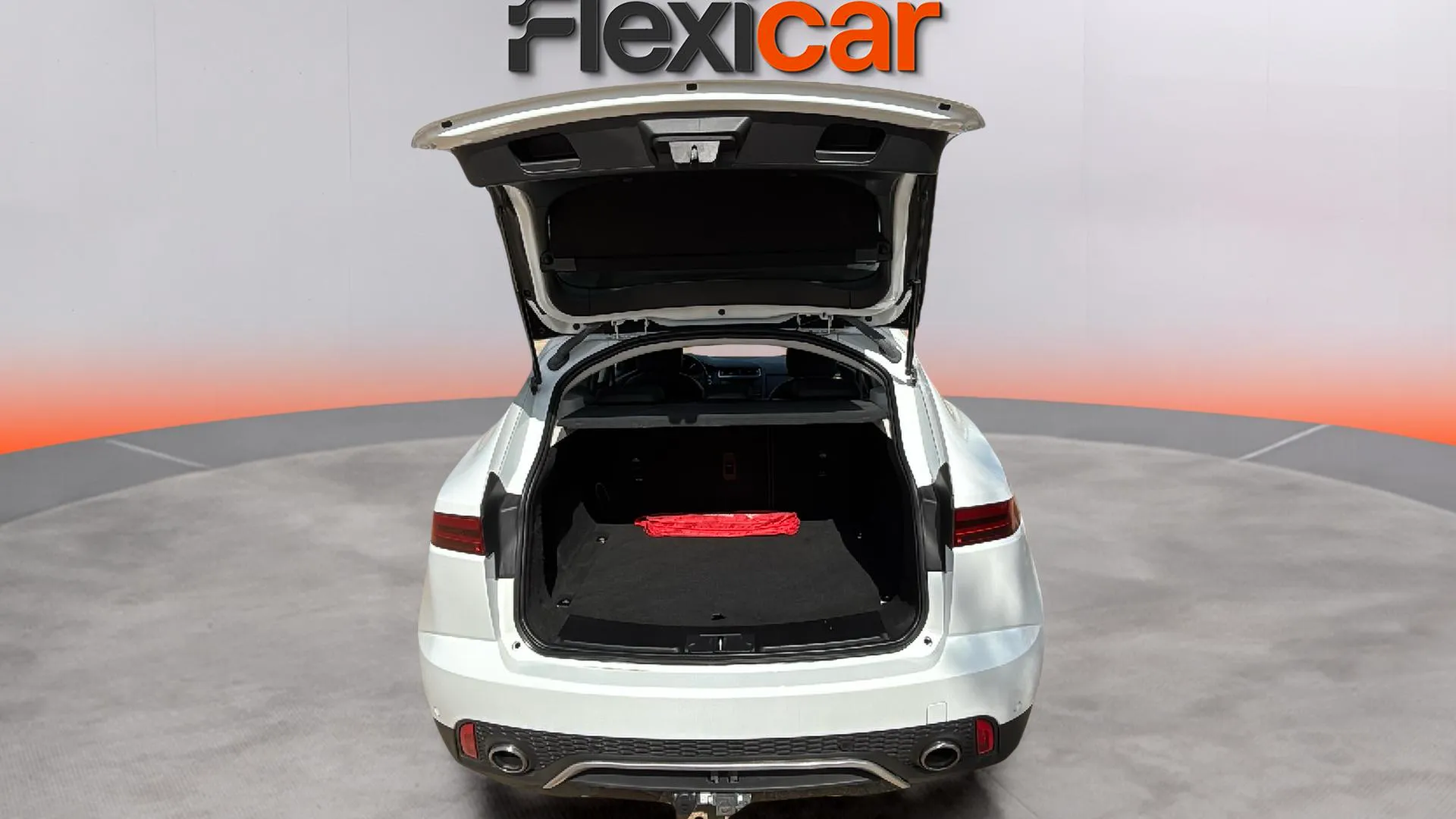 Jaguar E-Pace 2.0D 4WD - foto 15