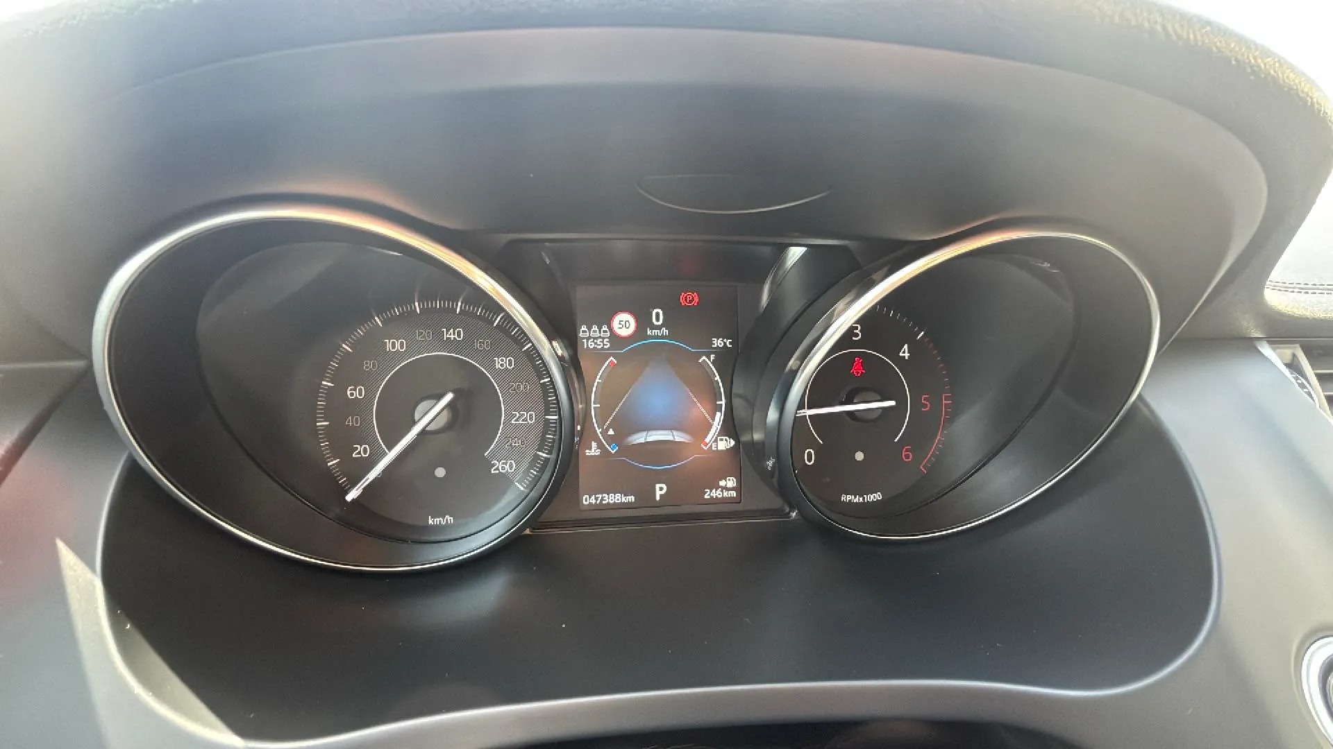 Jaguar E-Pace 2.0D 4WD - foto 11