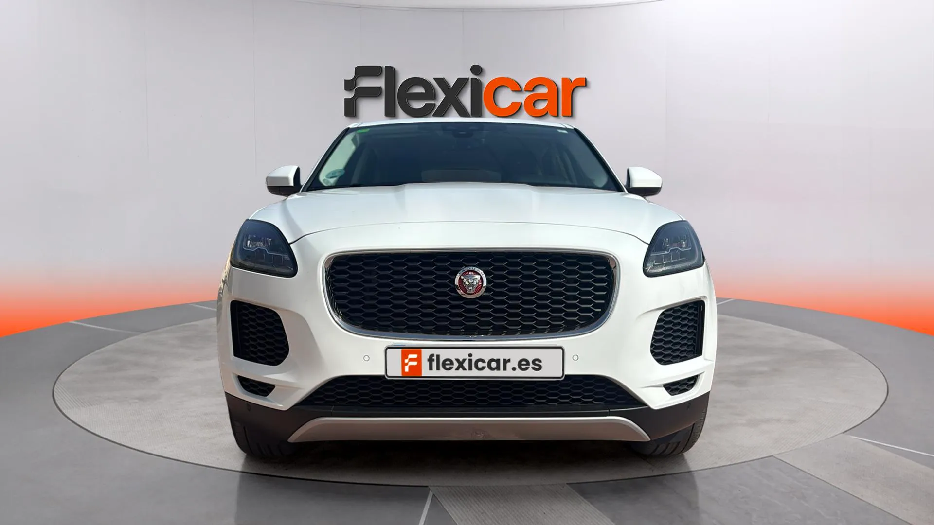 Jaguar E-Pace 2.0D 4WD - foto 2