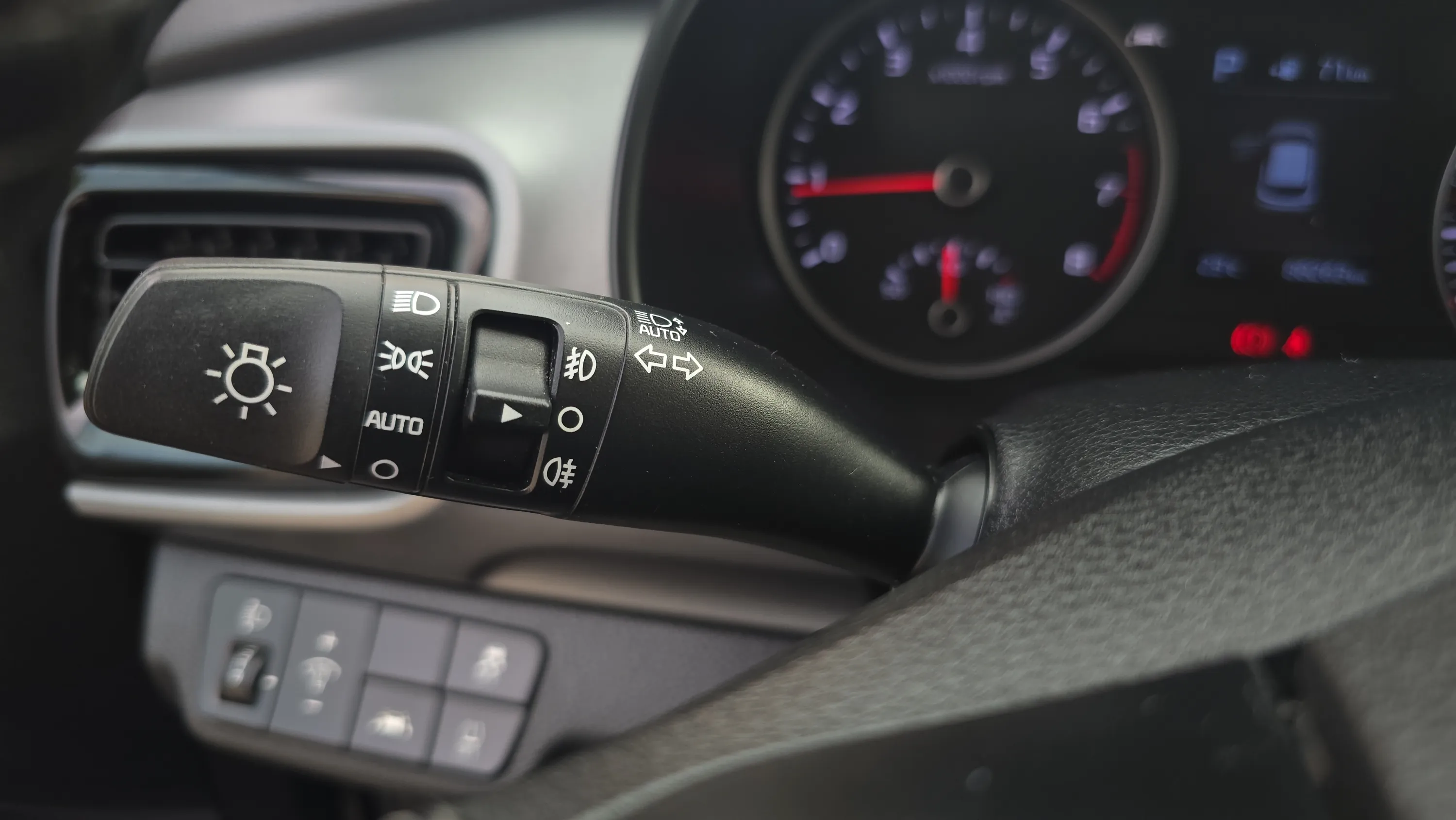 Kia Stonic 1.0 T-GDi Drive DCT - foto 22