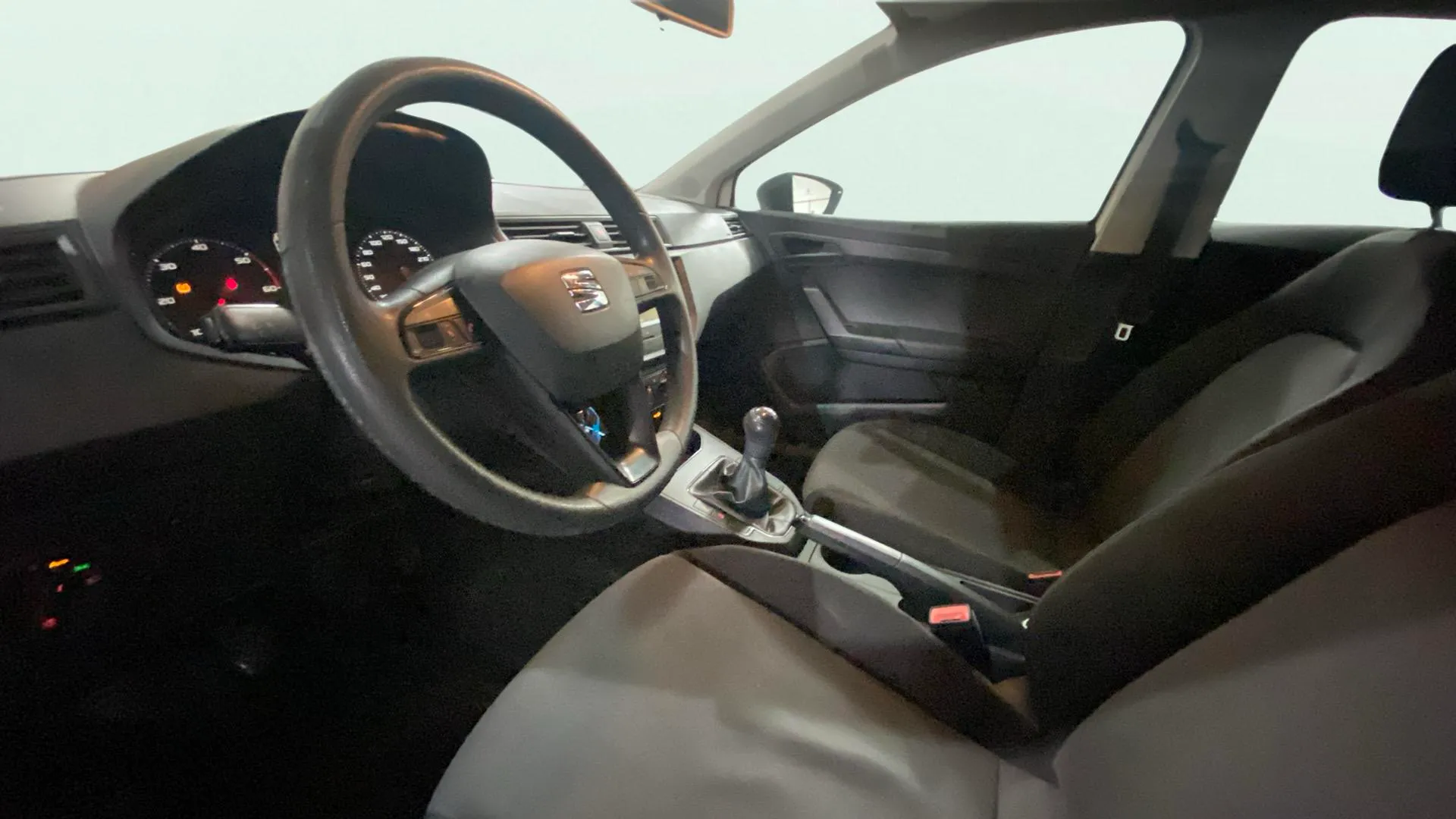 SEAT Ibiza 1.6 TDI Reference - foto 11