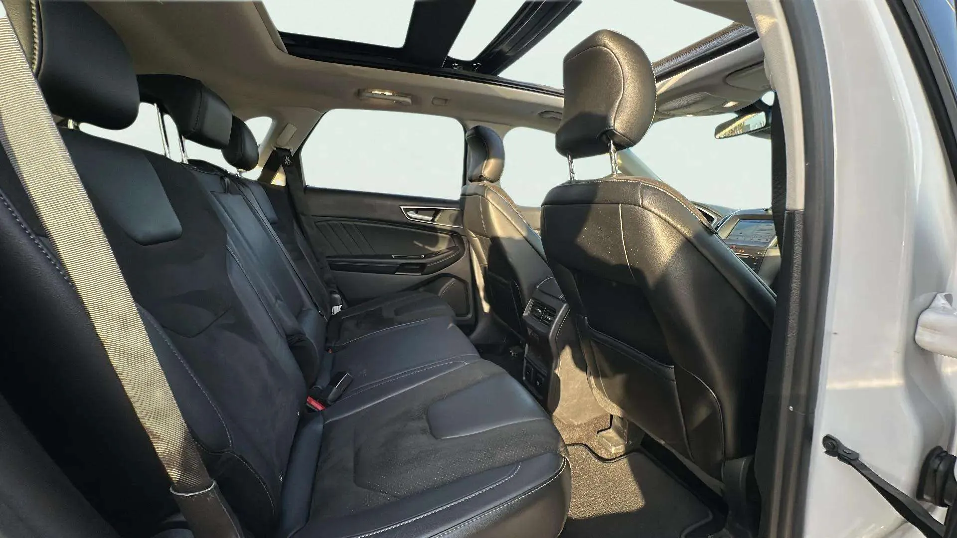 Ford Edge 2.0 TDCi Vignale 4WD - foto 19