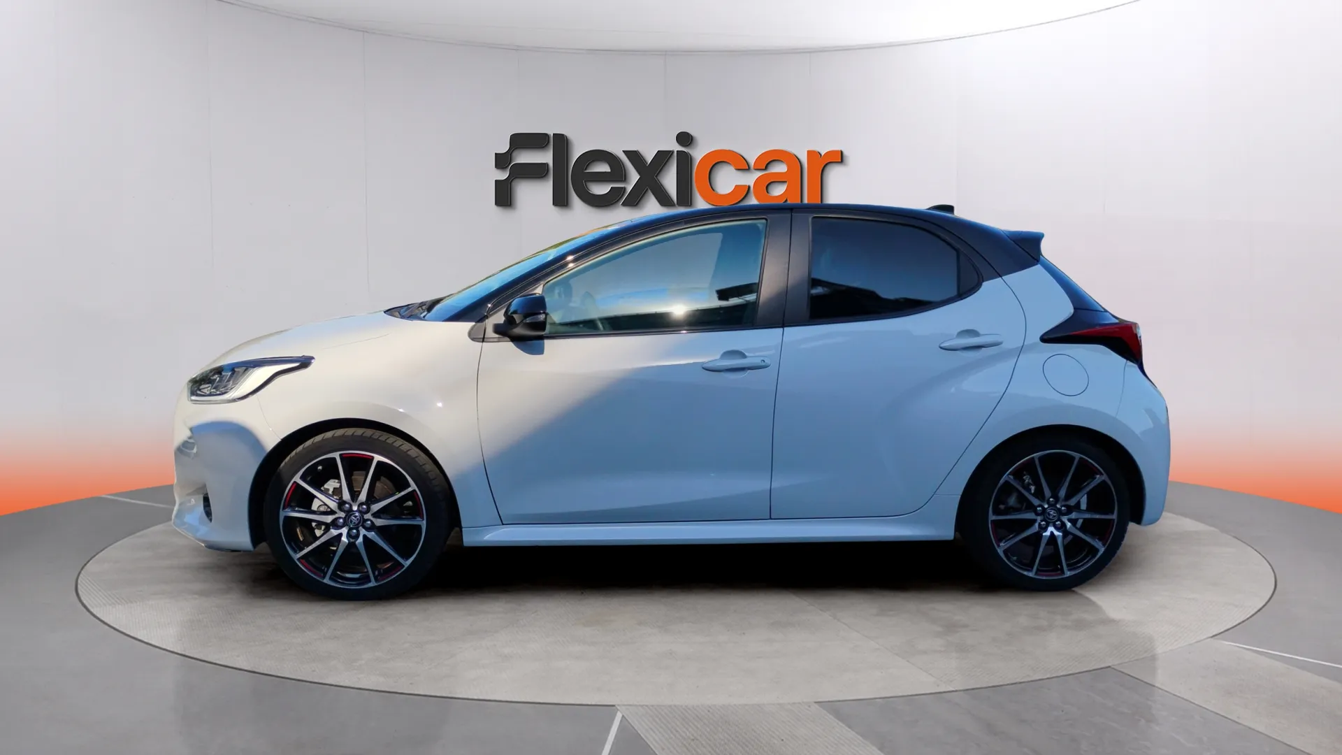 Toyota Yaris 1.5 130H GR Sport Plus - foto 7