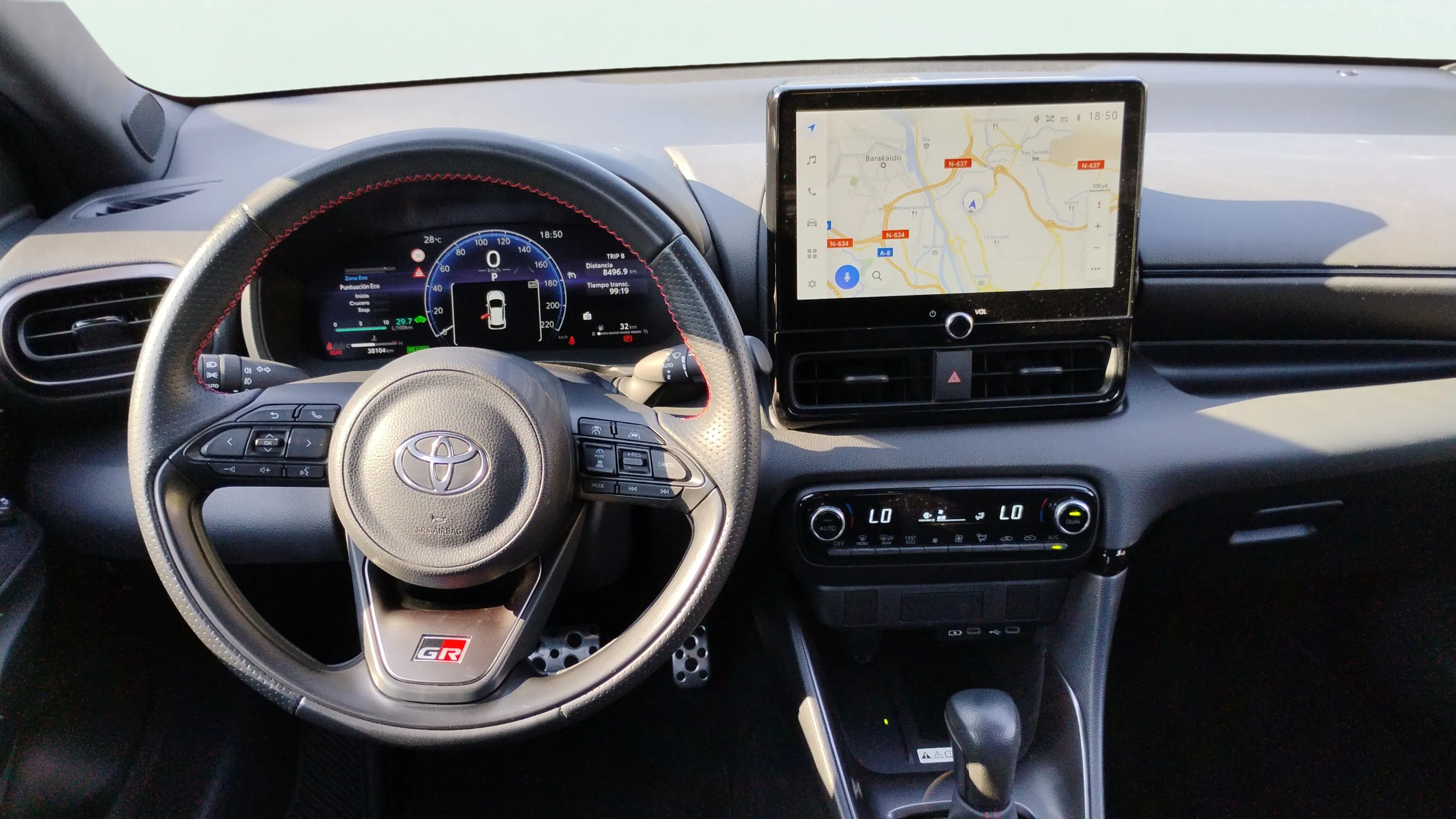 Toyota Yaris 1.5 130H GR Sport Plus - foto 12