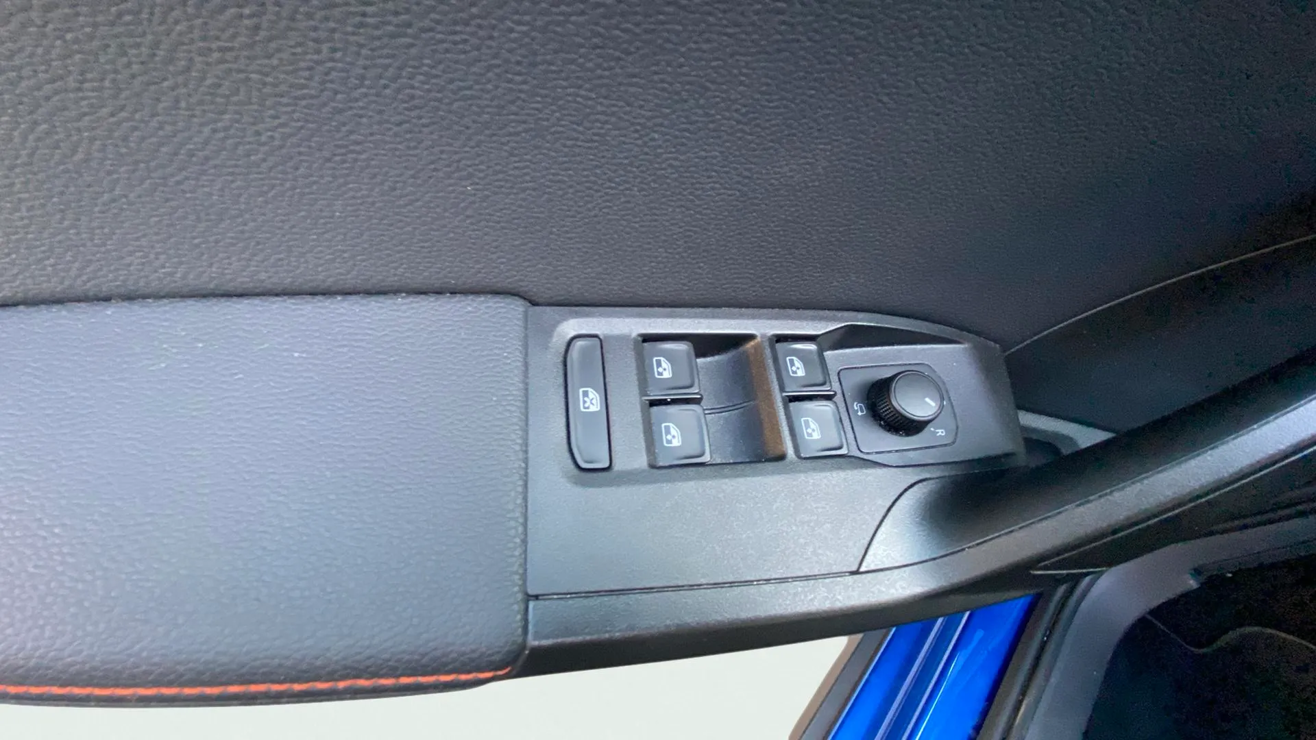 SEAT Arona 1.0 TSI DSG FR - foto 25