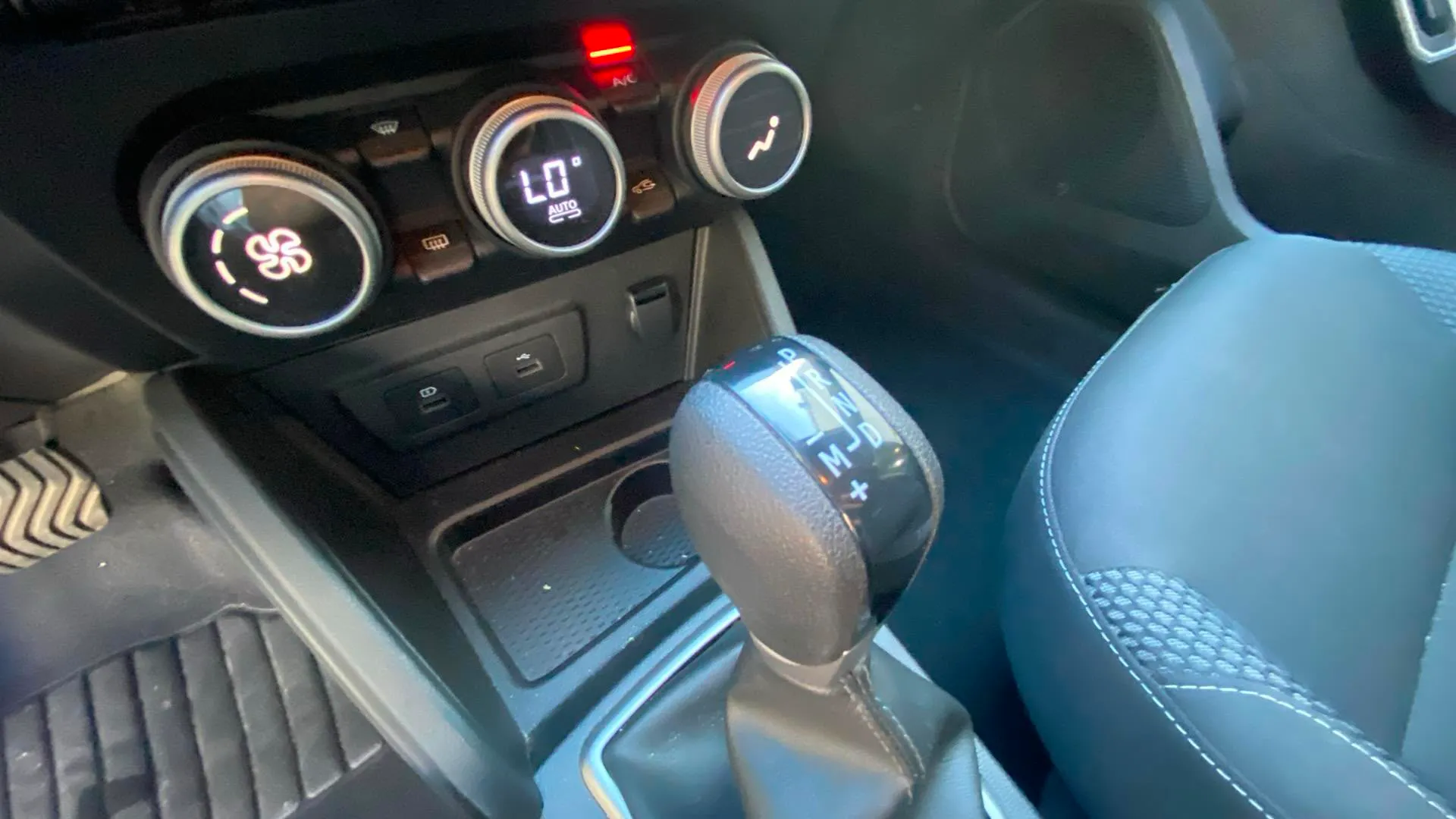 Dacia Duster Journey Go TCe 4x2 EDC - foto 17