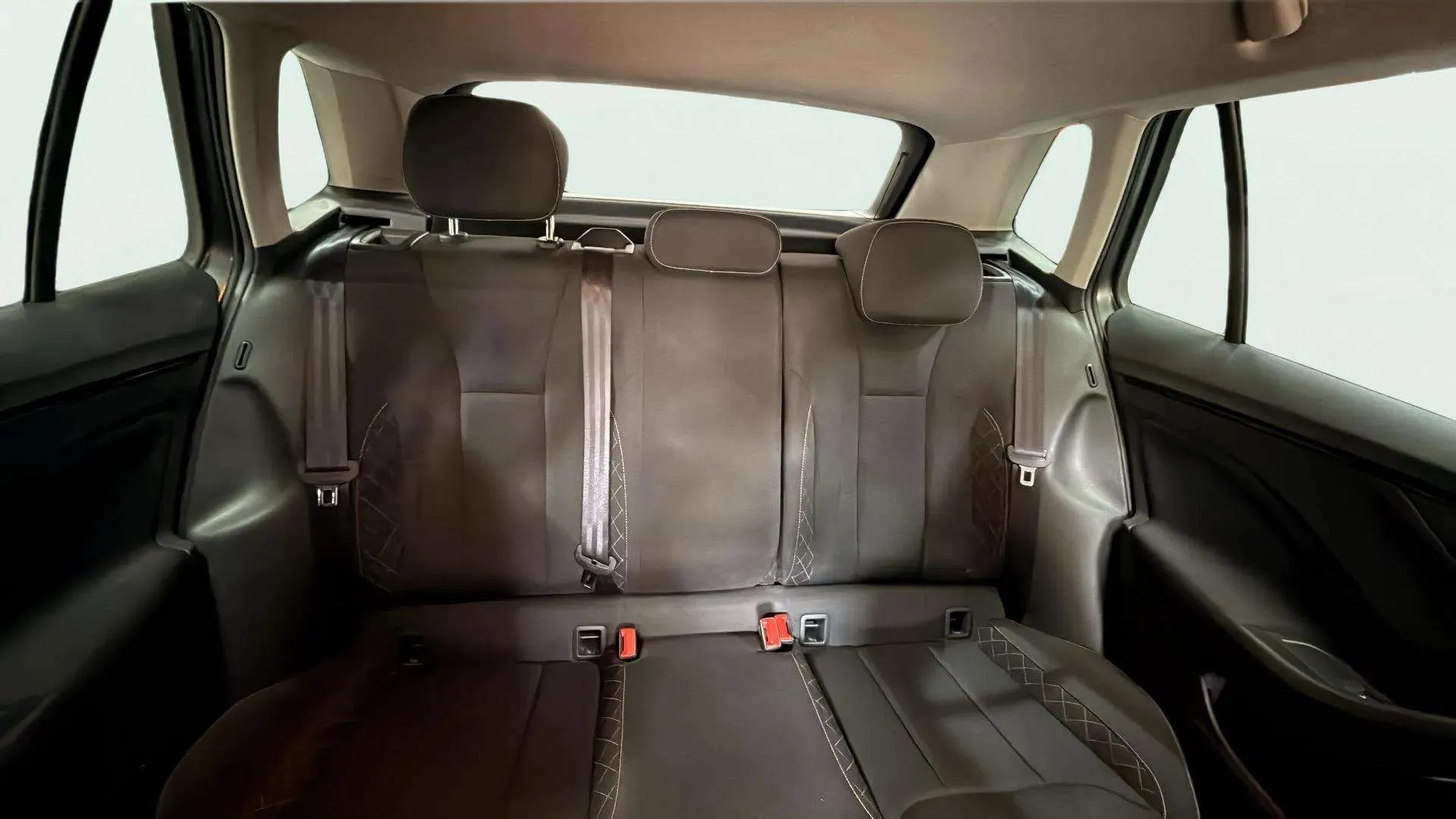 Škoda Kamiq 1.0 TSI Ambition - foto 23