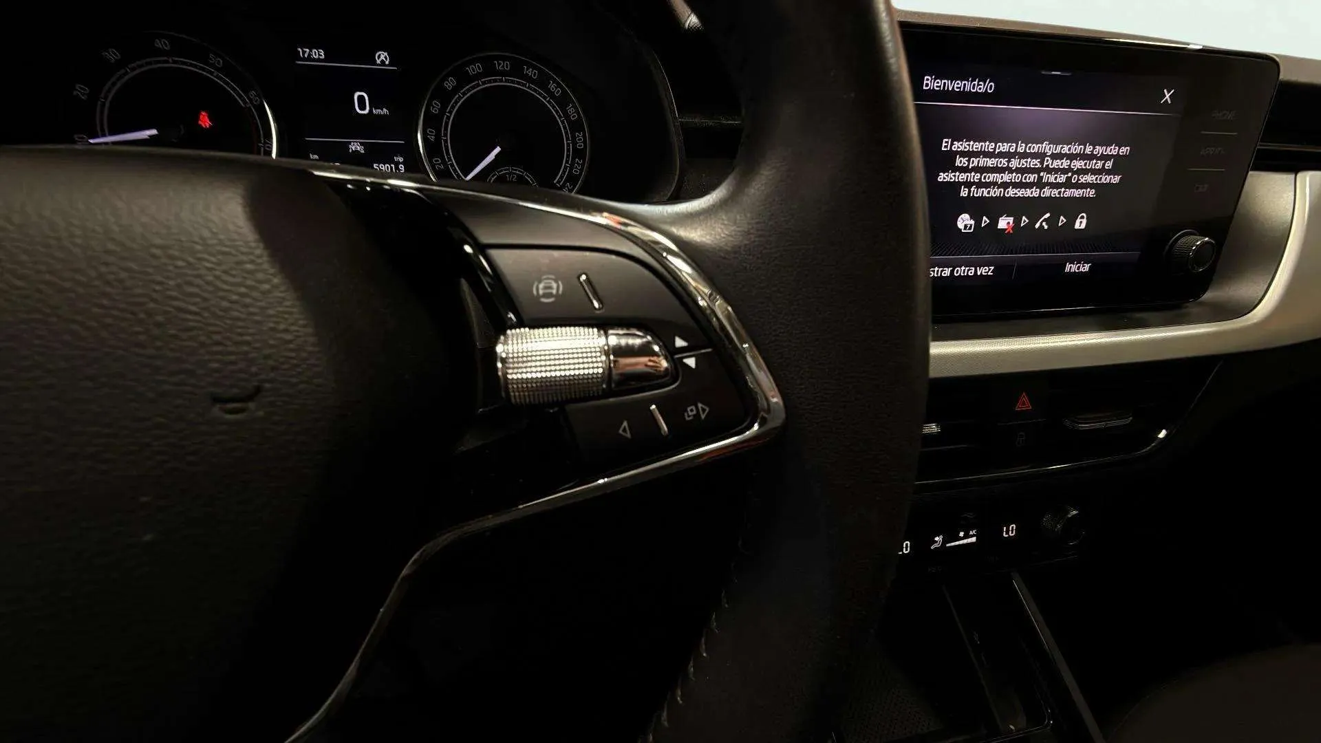 Škoda Kamiq 1.0 TSI Ambition - foto 14