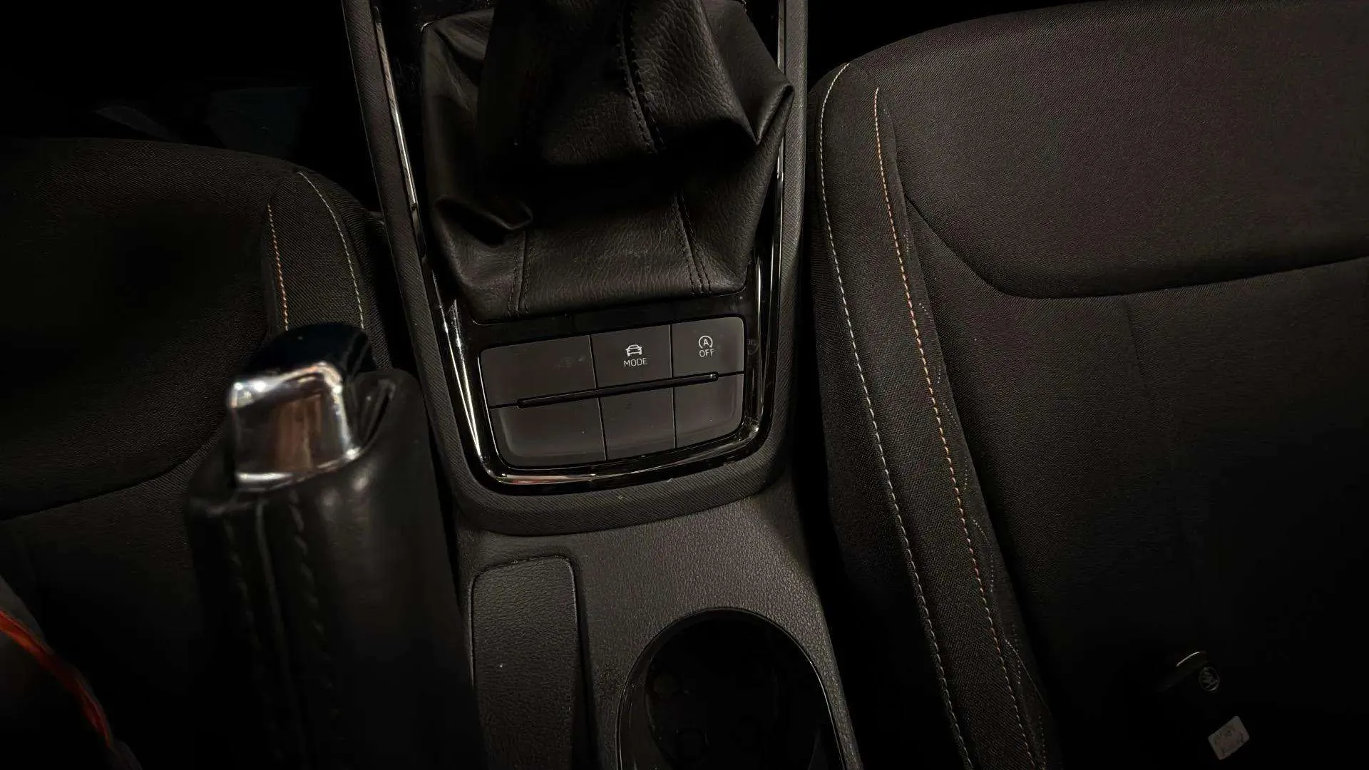 Škoda Kamiq 1.0 TSI Ambition - foto 18