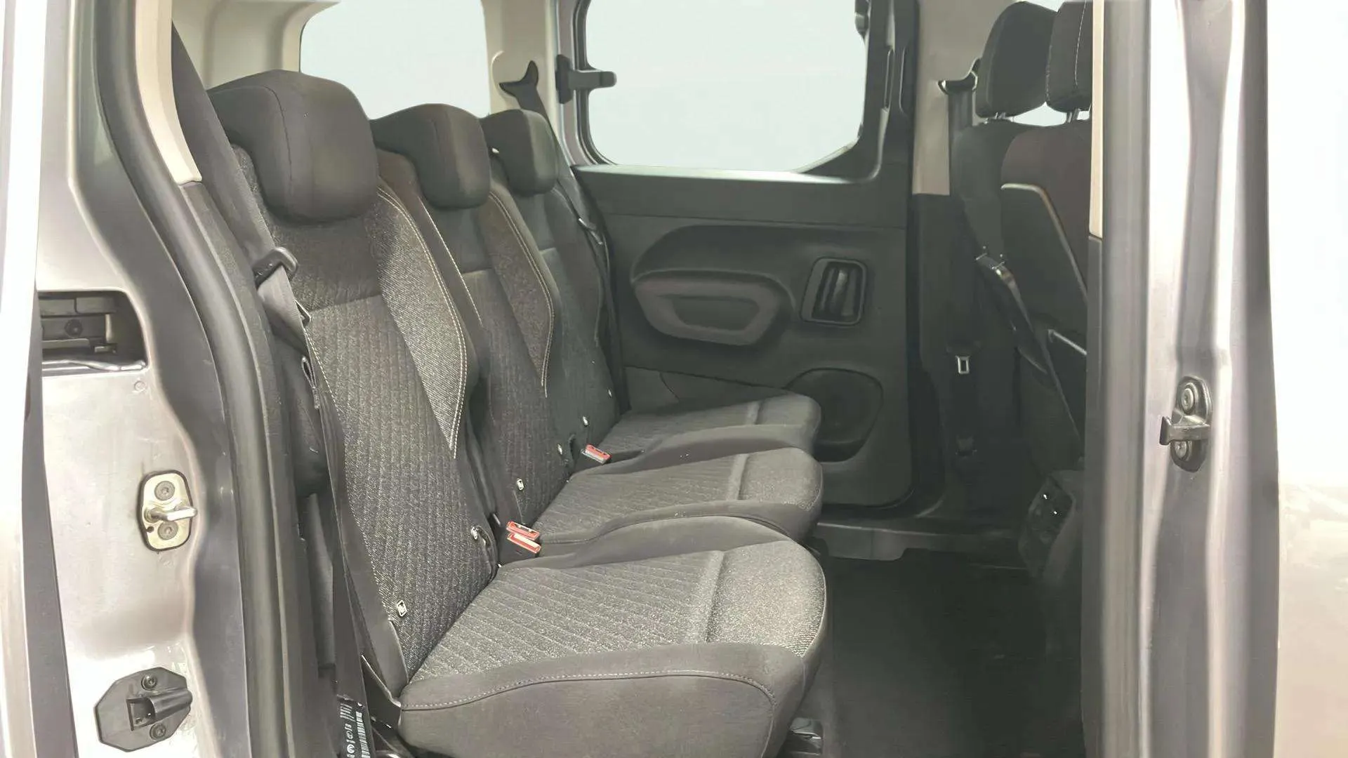 Peugeot Rifter Allure BlueHDi 100 - foto 13