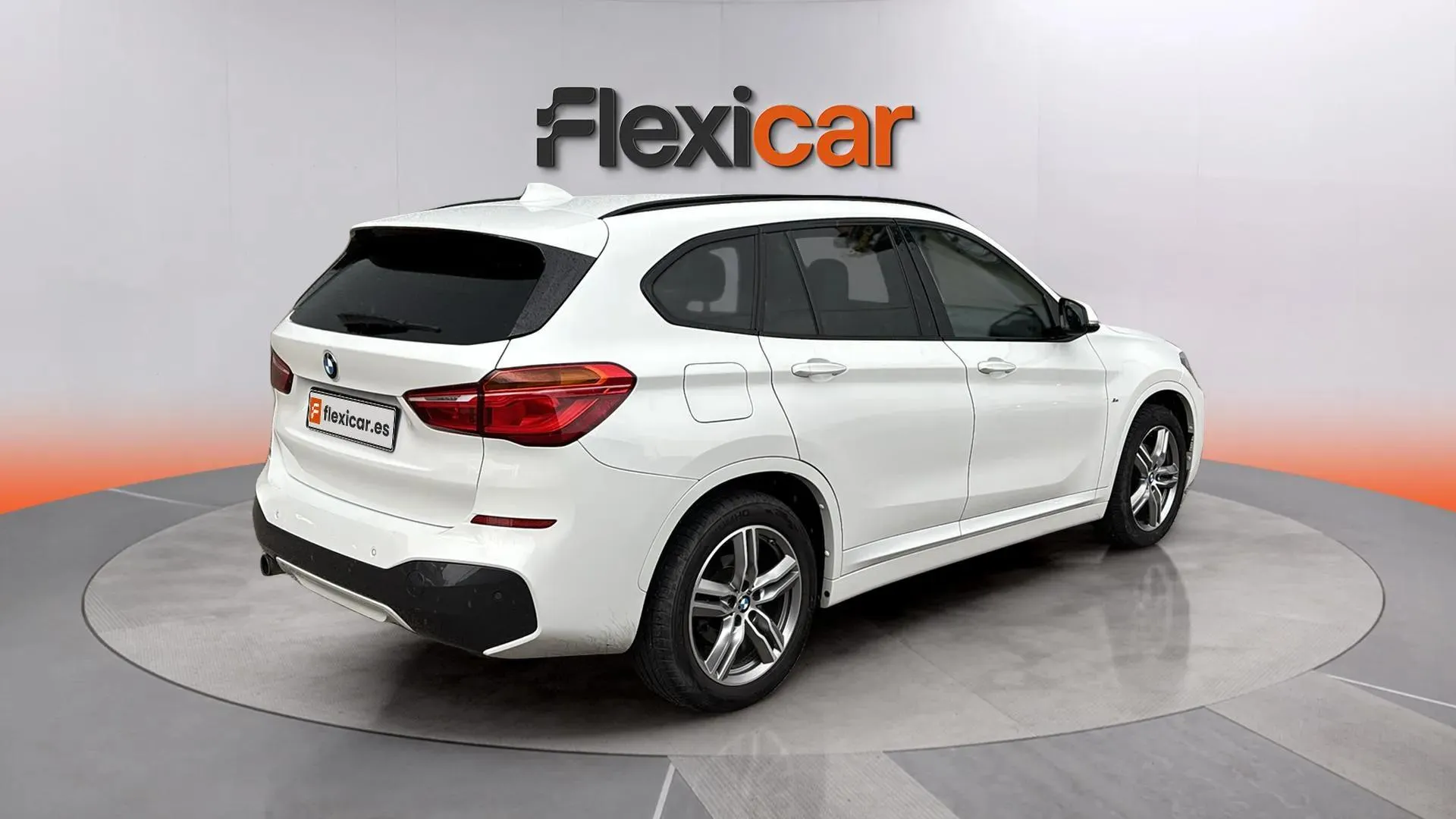 BMW X1 sDrive18i - foto 4