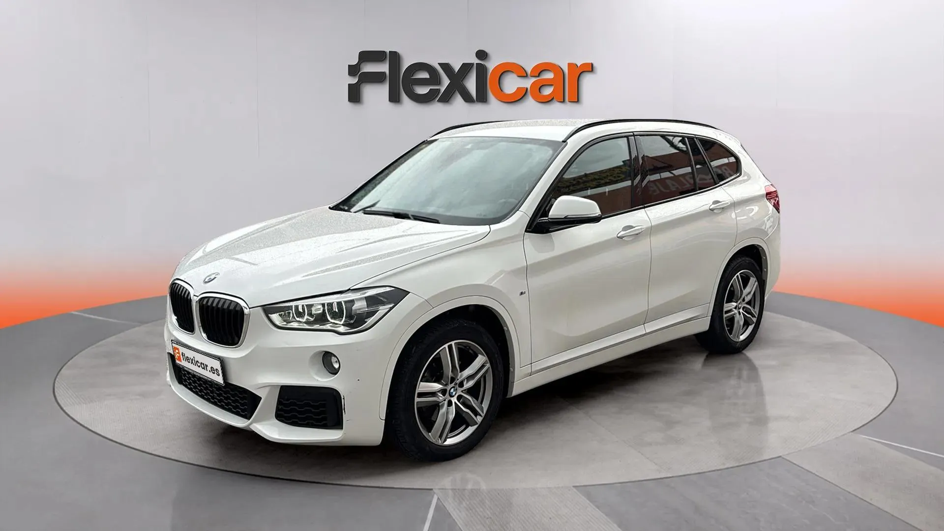 BMW X1 sDrive18i - foto 3