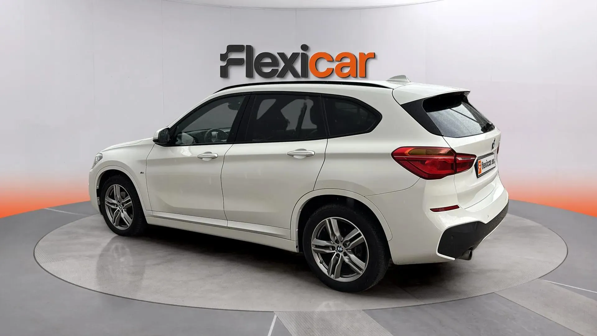 BMW X1 sDrive18i - foto 7