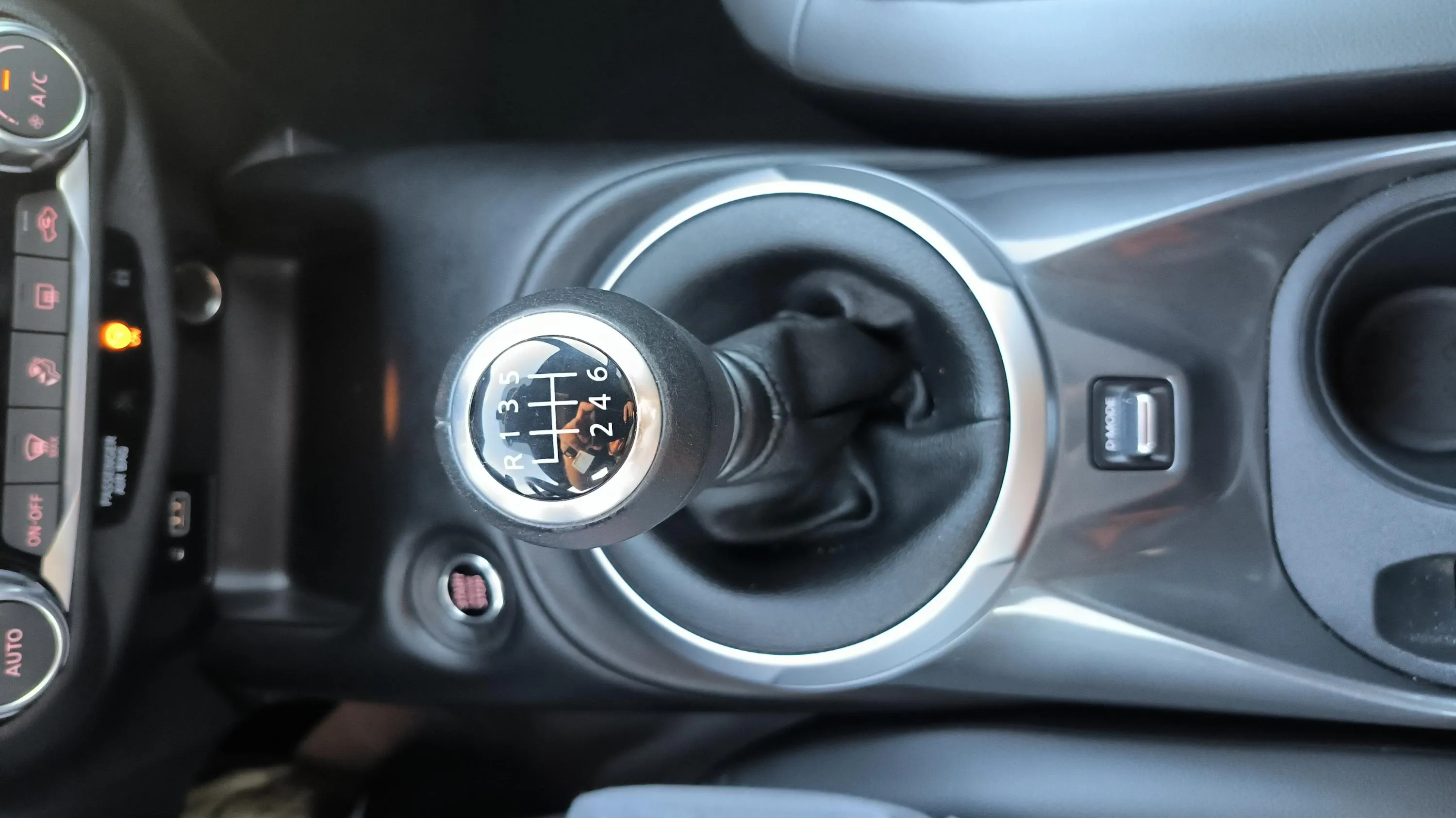 Nissan Juke DIG-T N-Connecta - foto 24