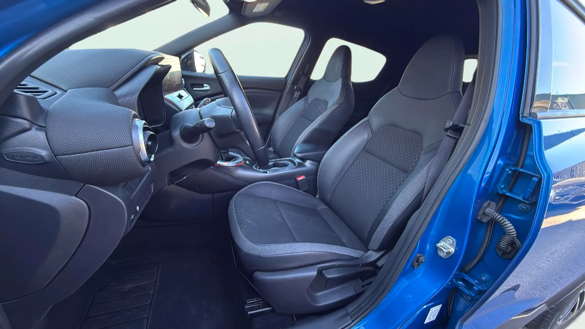 Nissan Juke DIG-T 6M/T N-Connecta - foto 24