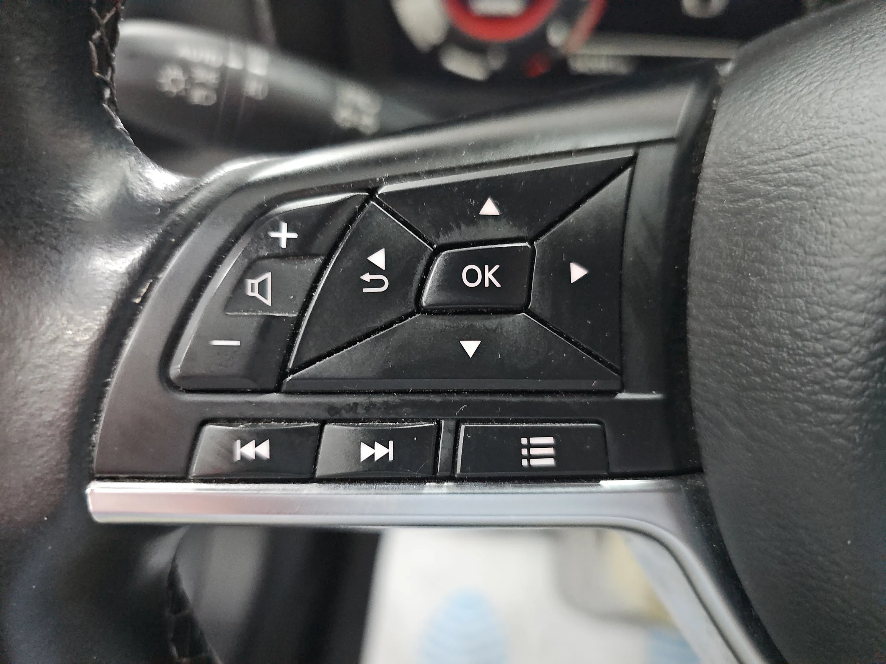 Nissan Juke DIG-T N-Connecta - foto 22