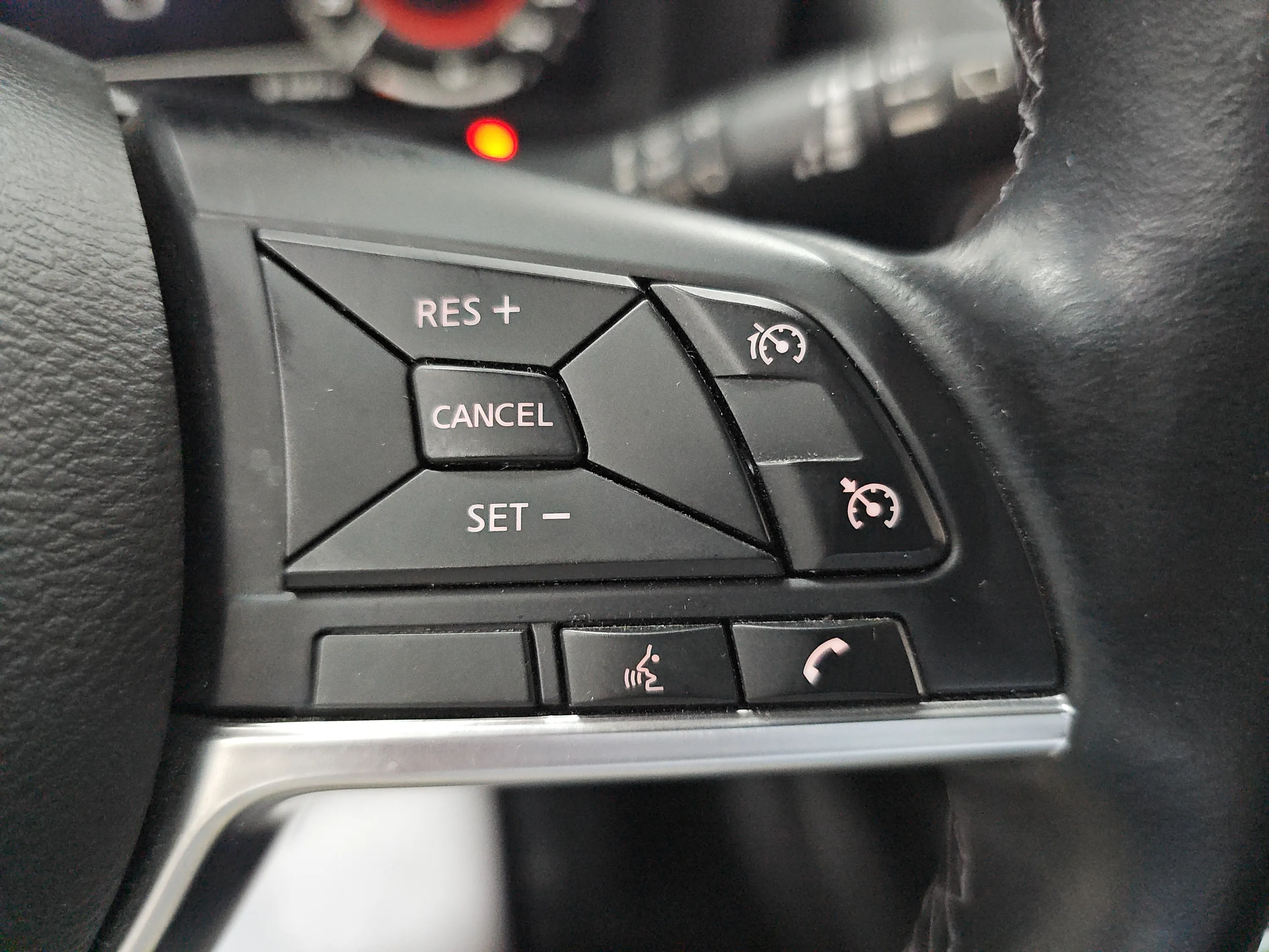 Nissan Juke DIG-T N-Connecta - foto 21