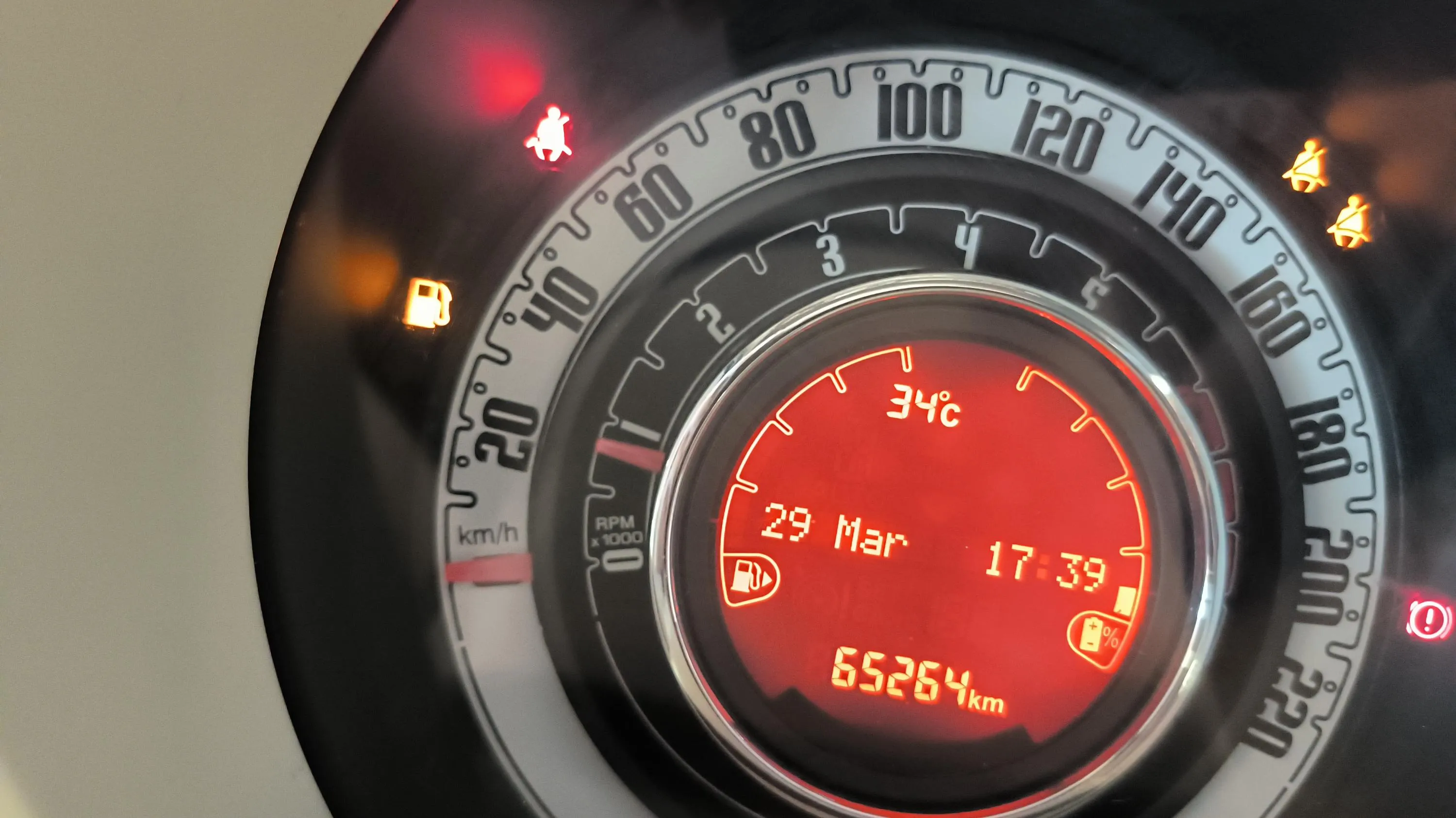 Fiat 500 Dolcevita 1.0 Hybrid - foto 19