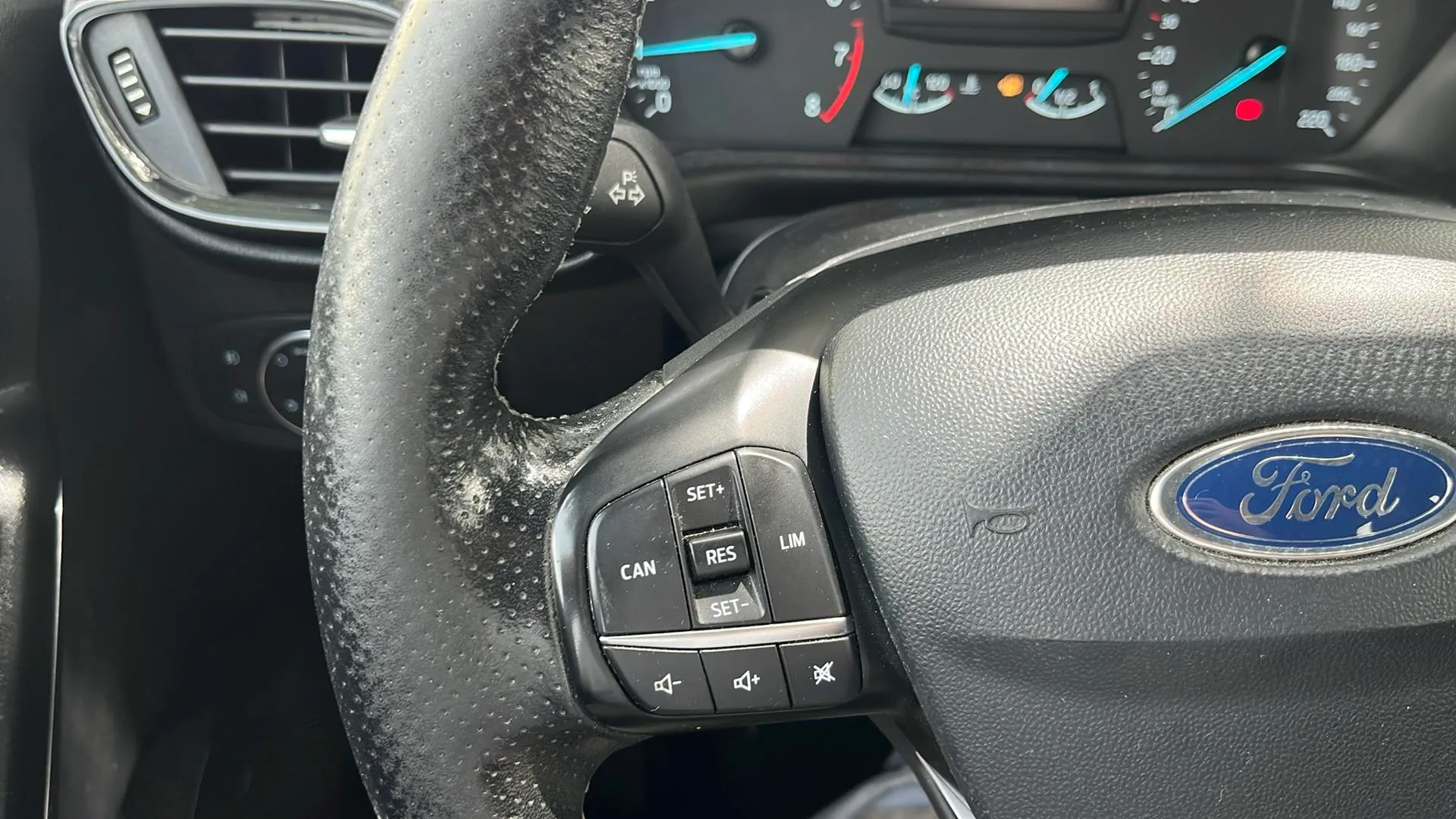Ford Fiesta 1.0 EcoBoost ST-Line - foto 13