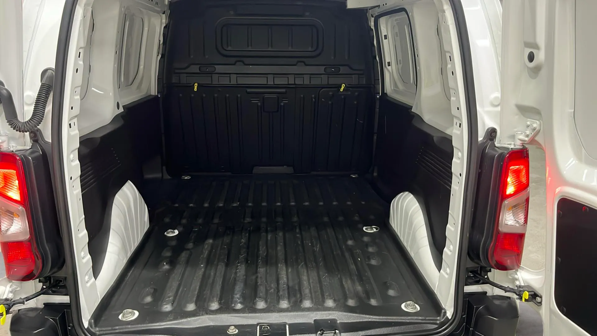 Peugeot Partner Pro Standard 600kg BlueHDi - foto 19